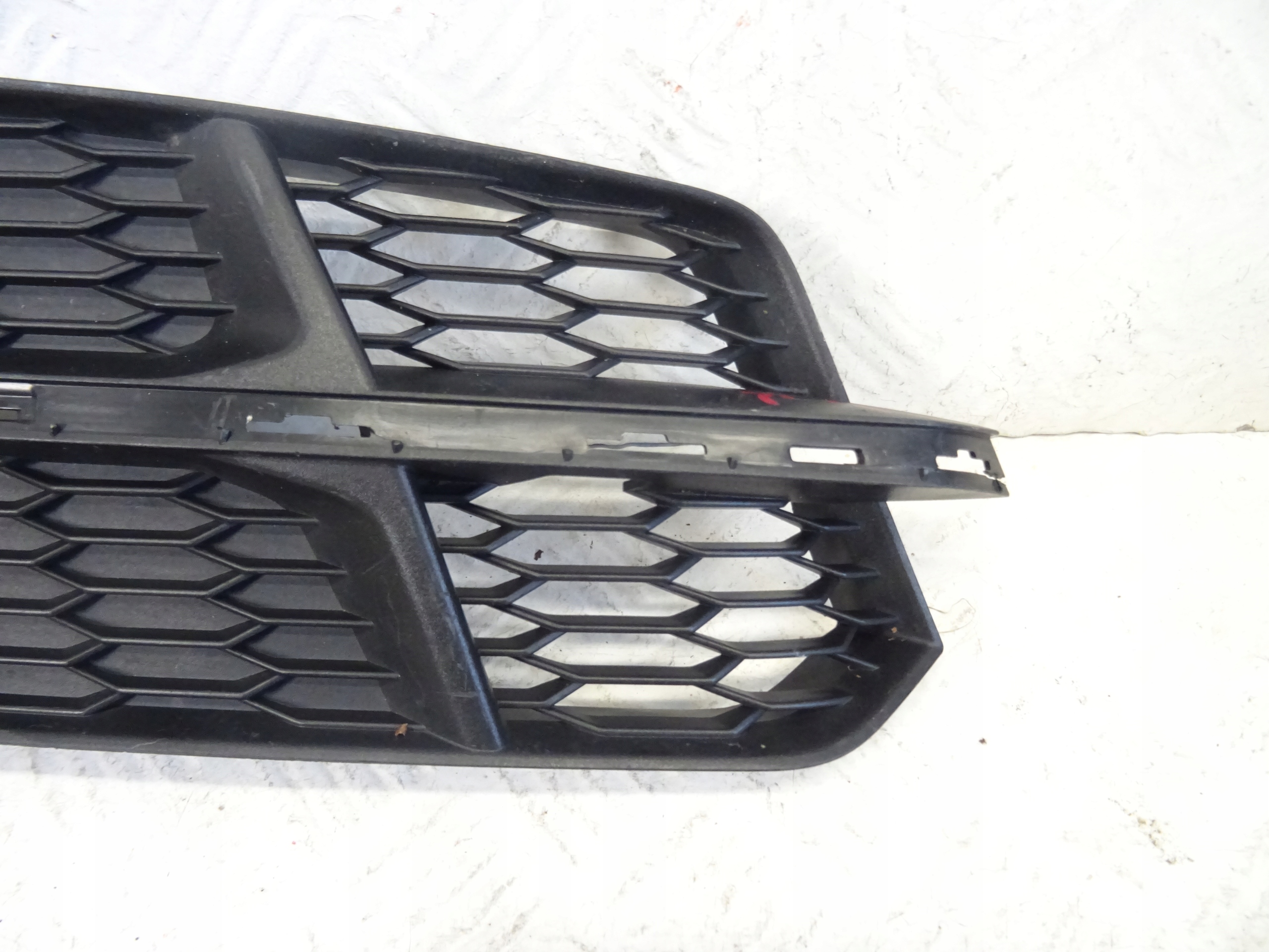 grid of a bumper front front right AUDI A6 C7 S-LINE 4G0807682AN