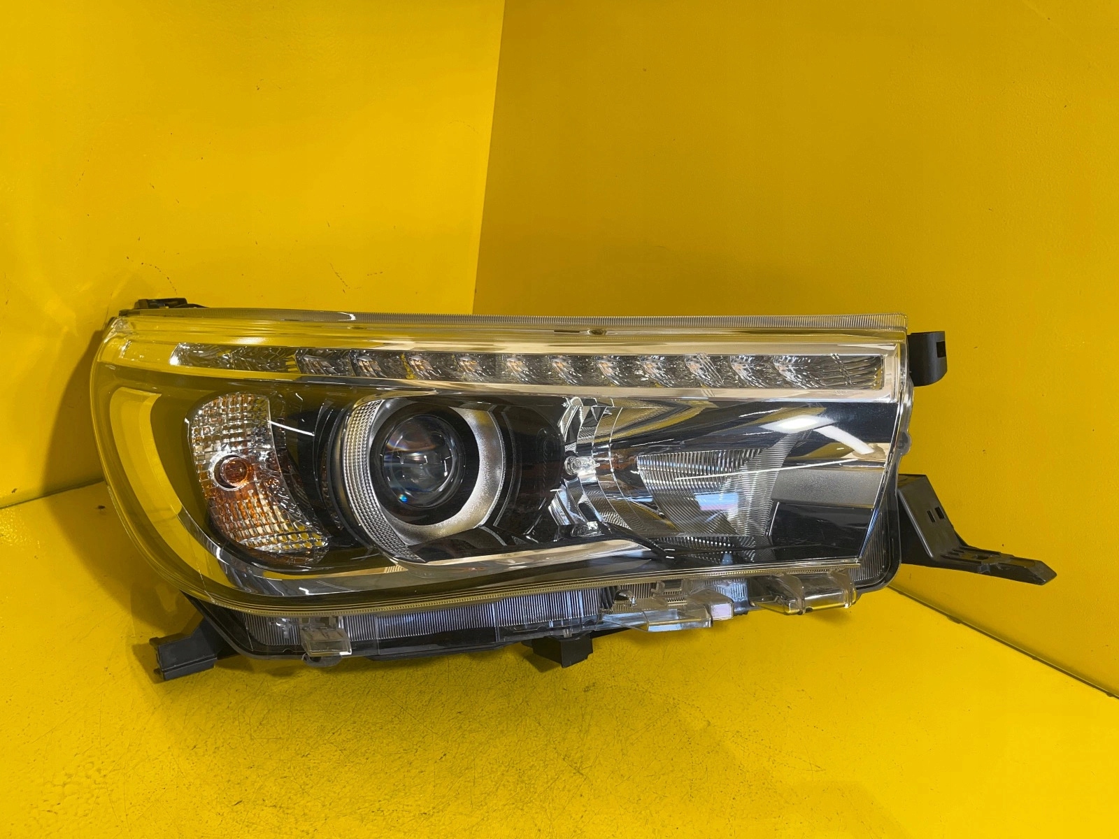 LIGHT RIGHT TOYOTA HILUX FULL LED 16-21