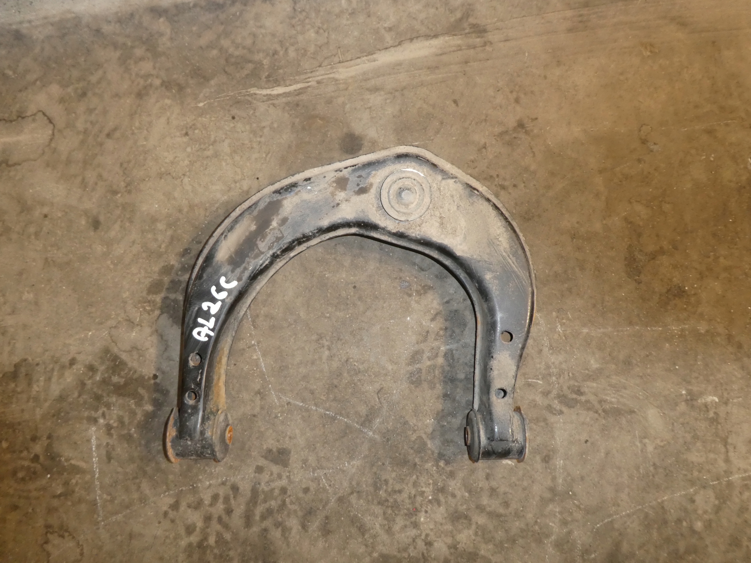 VW AMAROK arm right 2h0407022b