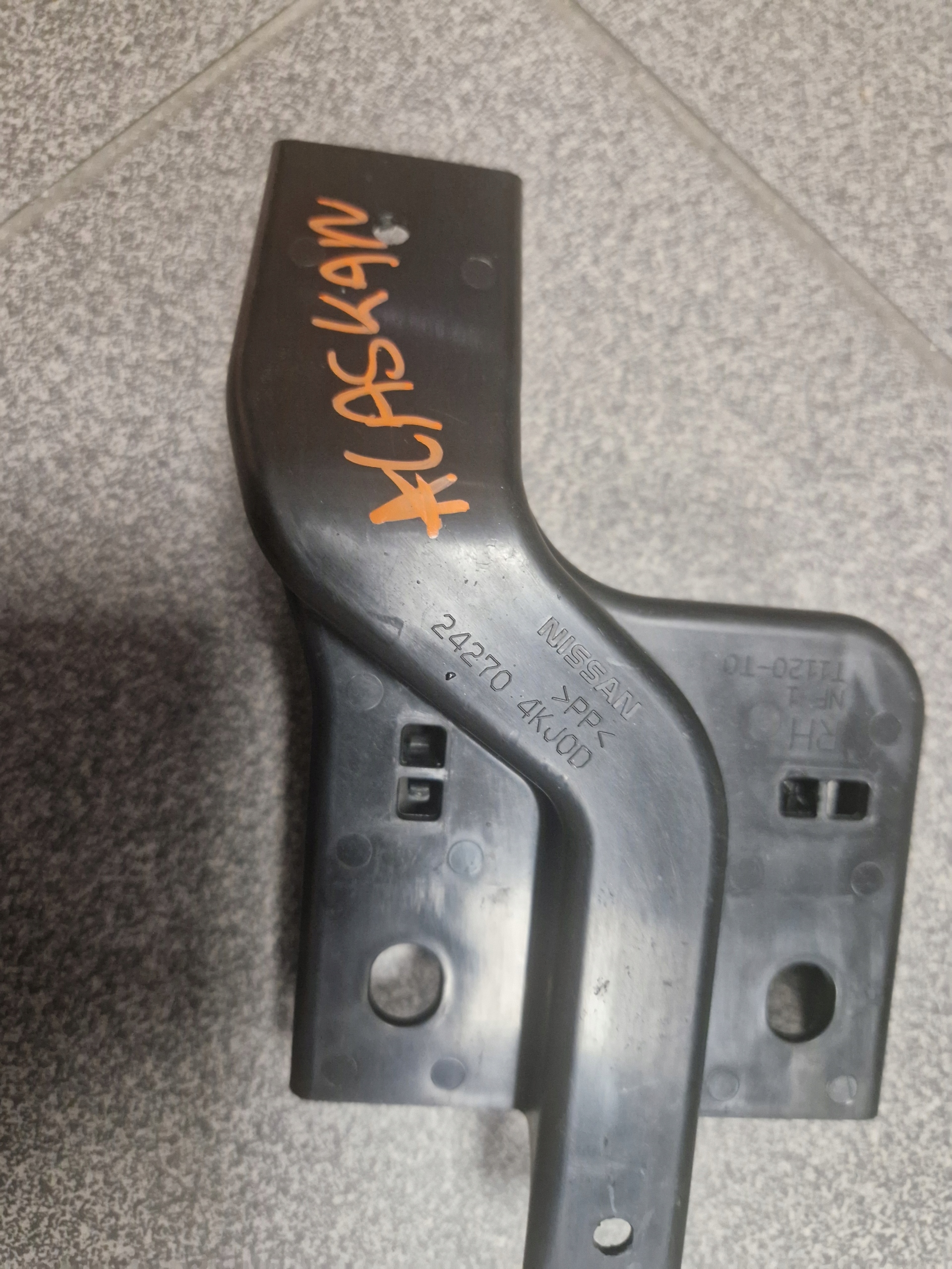 CONSOLE SUPPORT PLAQUE DROITE ARRIÈRE NAVARA D23 NP300 ALASKAN 2,3DCI