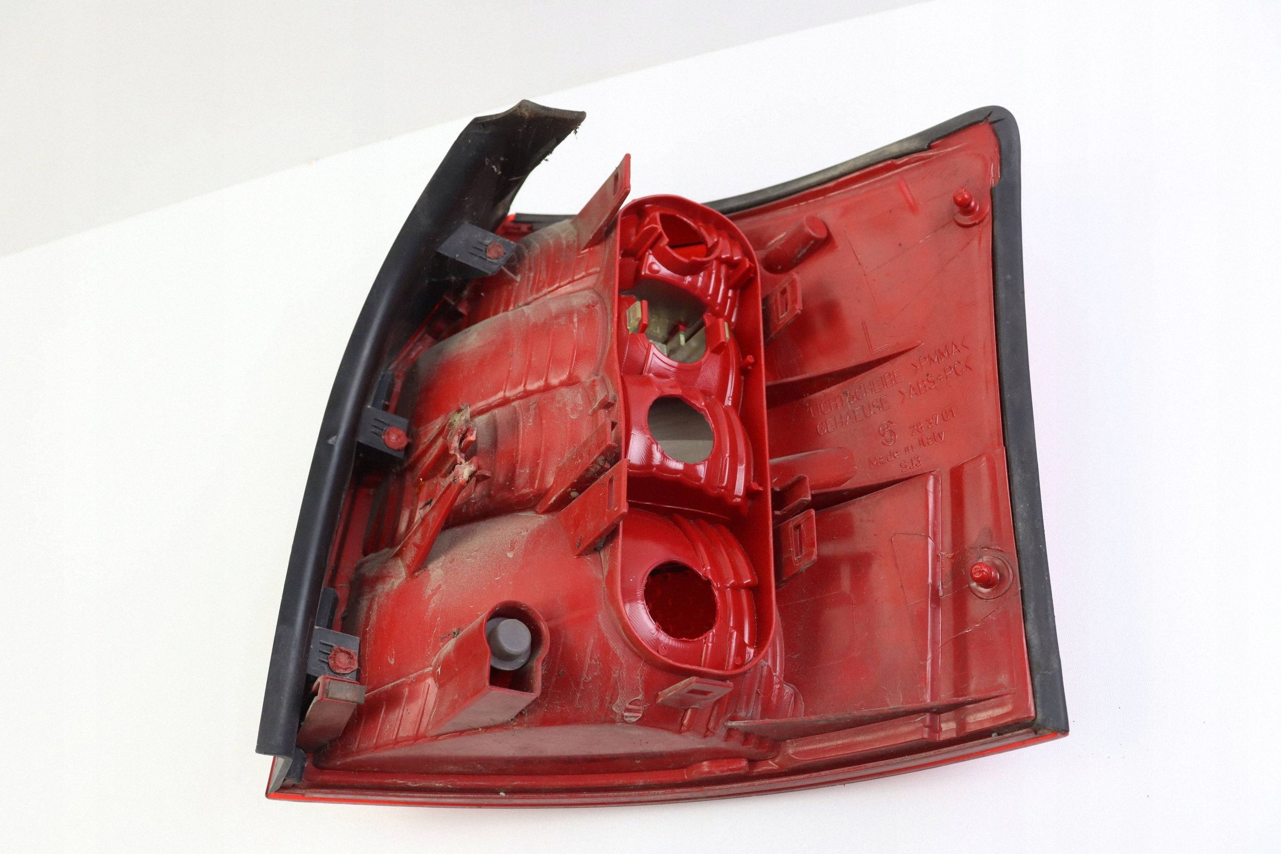 AUDI A4 B6 light left rear part rear KOMBI AVANT 8E9945095