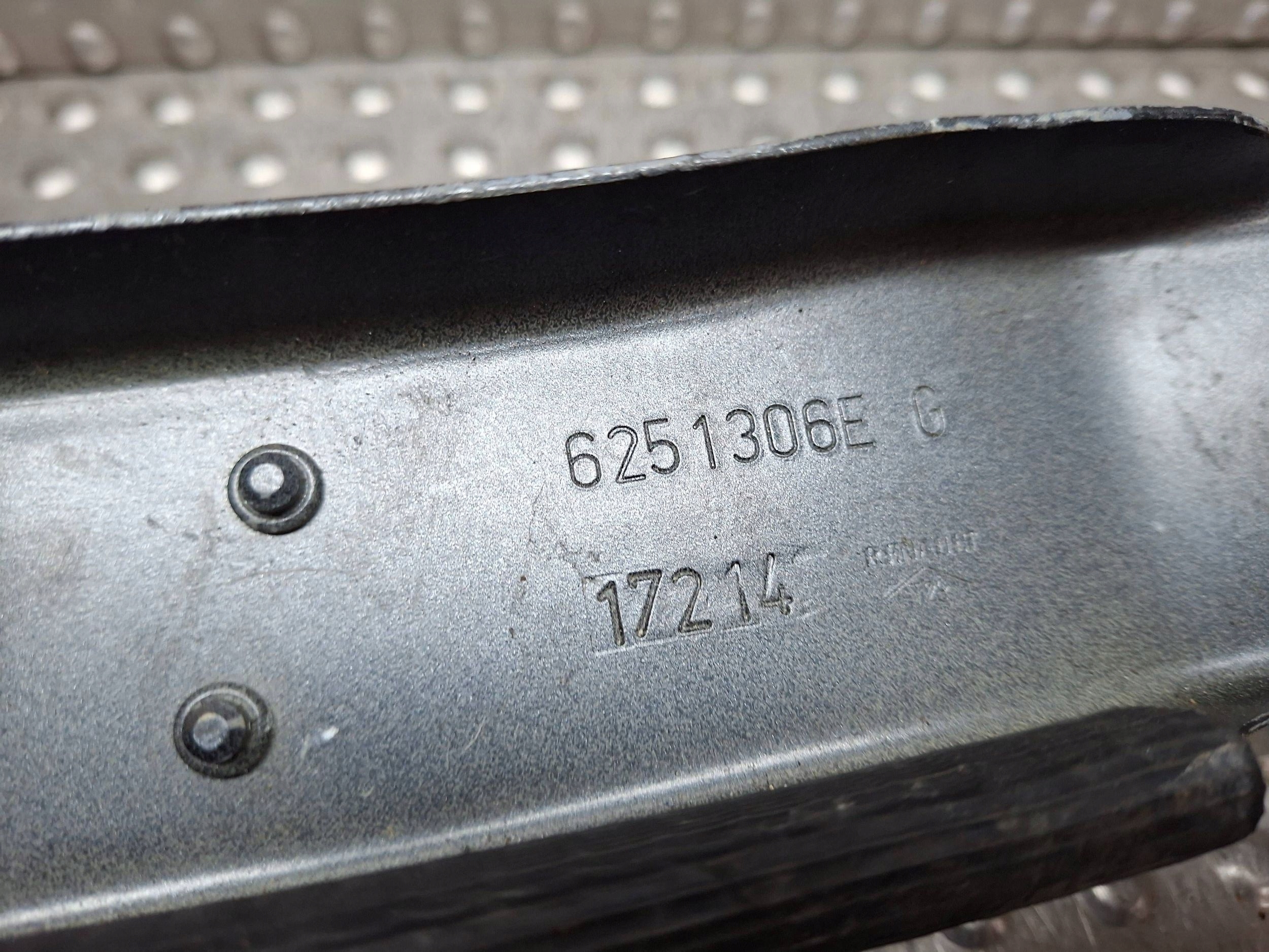 OKULAR front left 6251306E RENAULT MEGANE III 2009