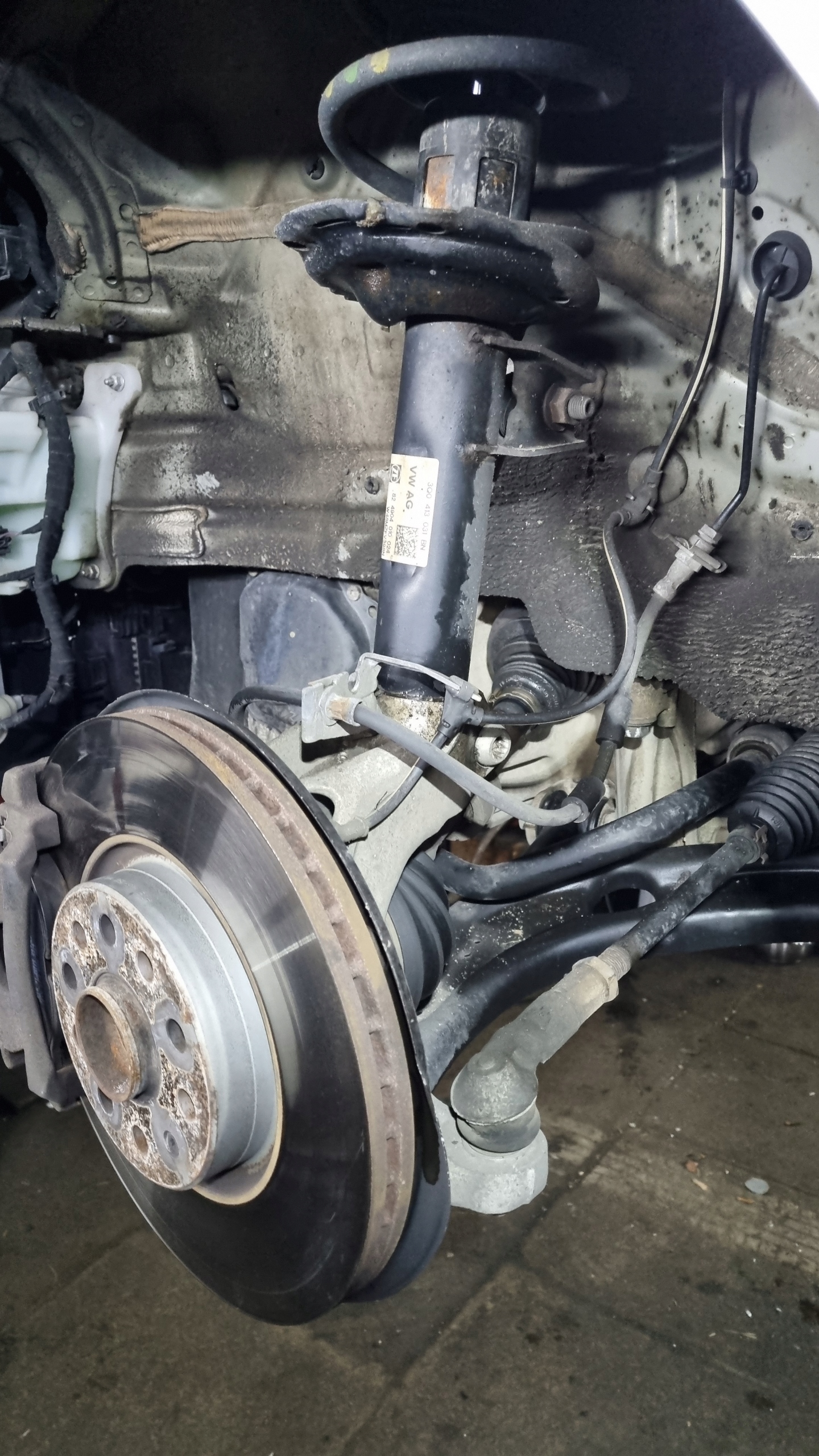 VW Passat B8 2. 0tdi190km затискачі правий лівий передній