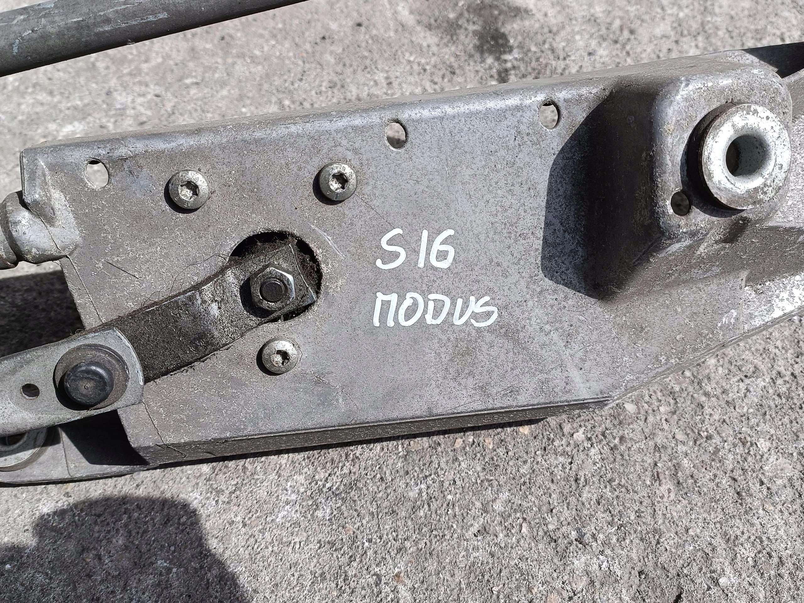 Wischergestänge vorne RENAULT MODUS 04-12 EU