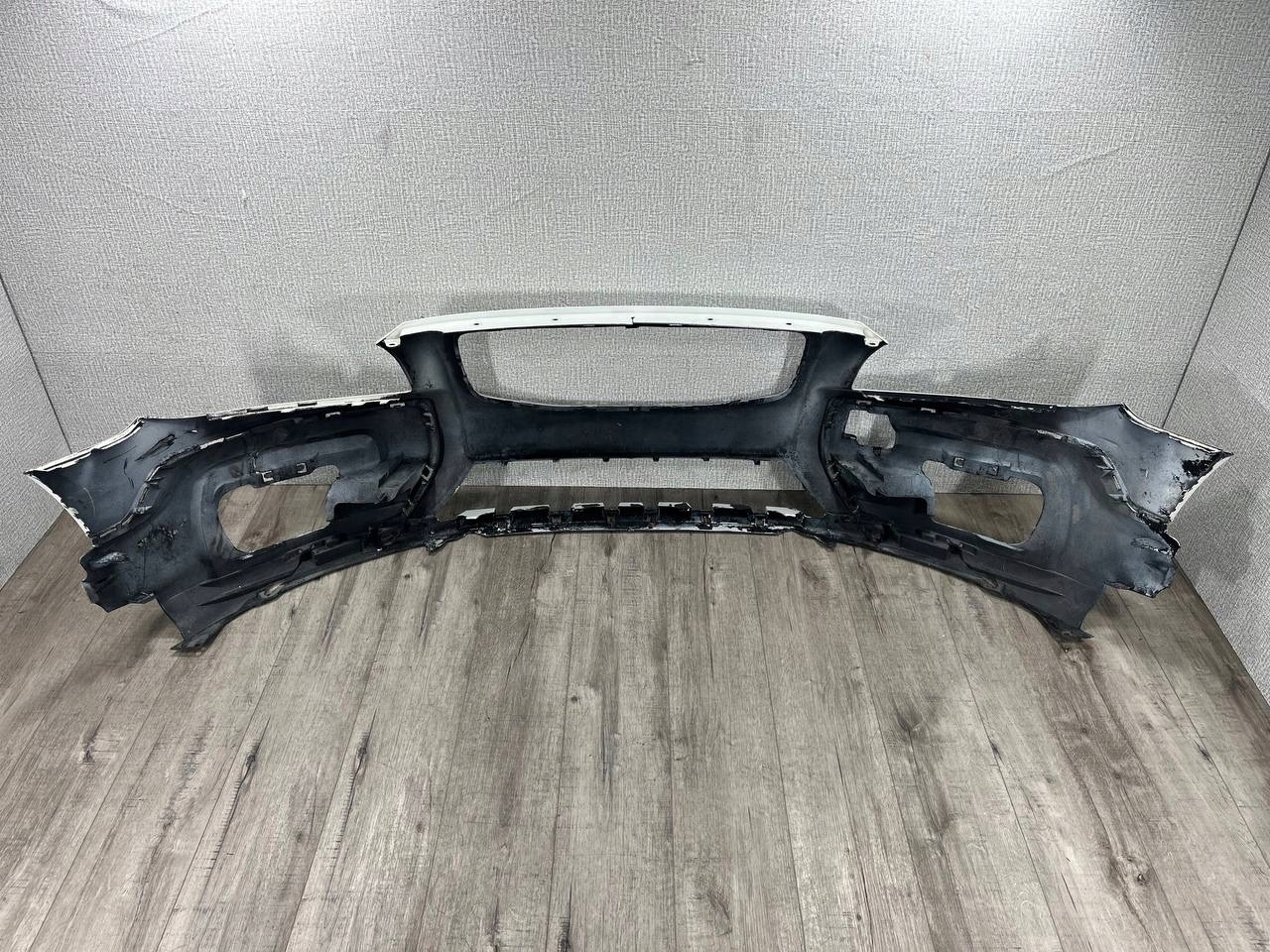 VOLVO XC70 II 2007-> bumper front 30678678