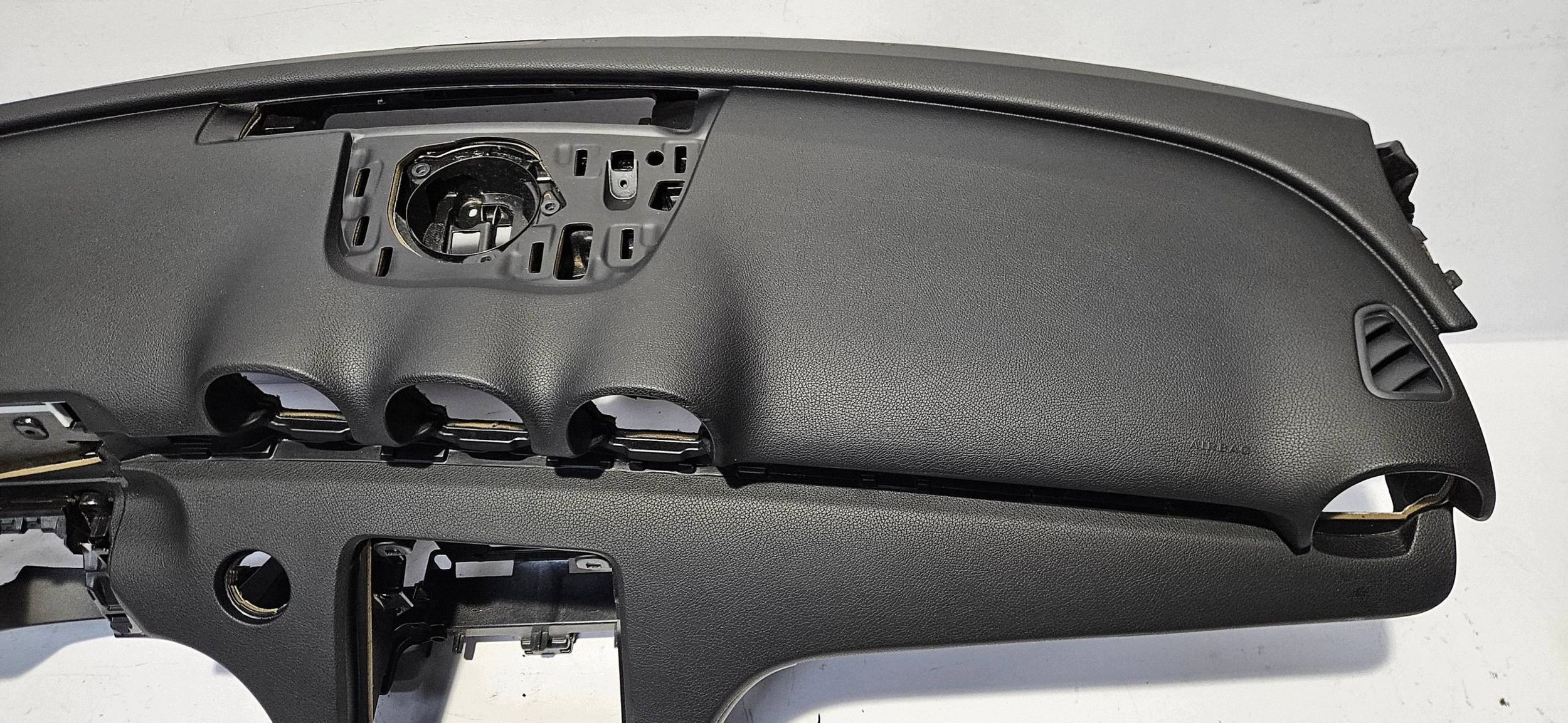 dashboard instrument panel front Mercedes-Benz C W206