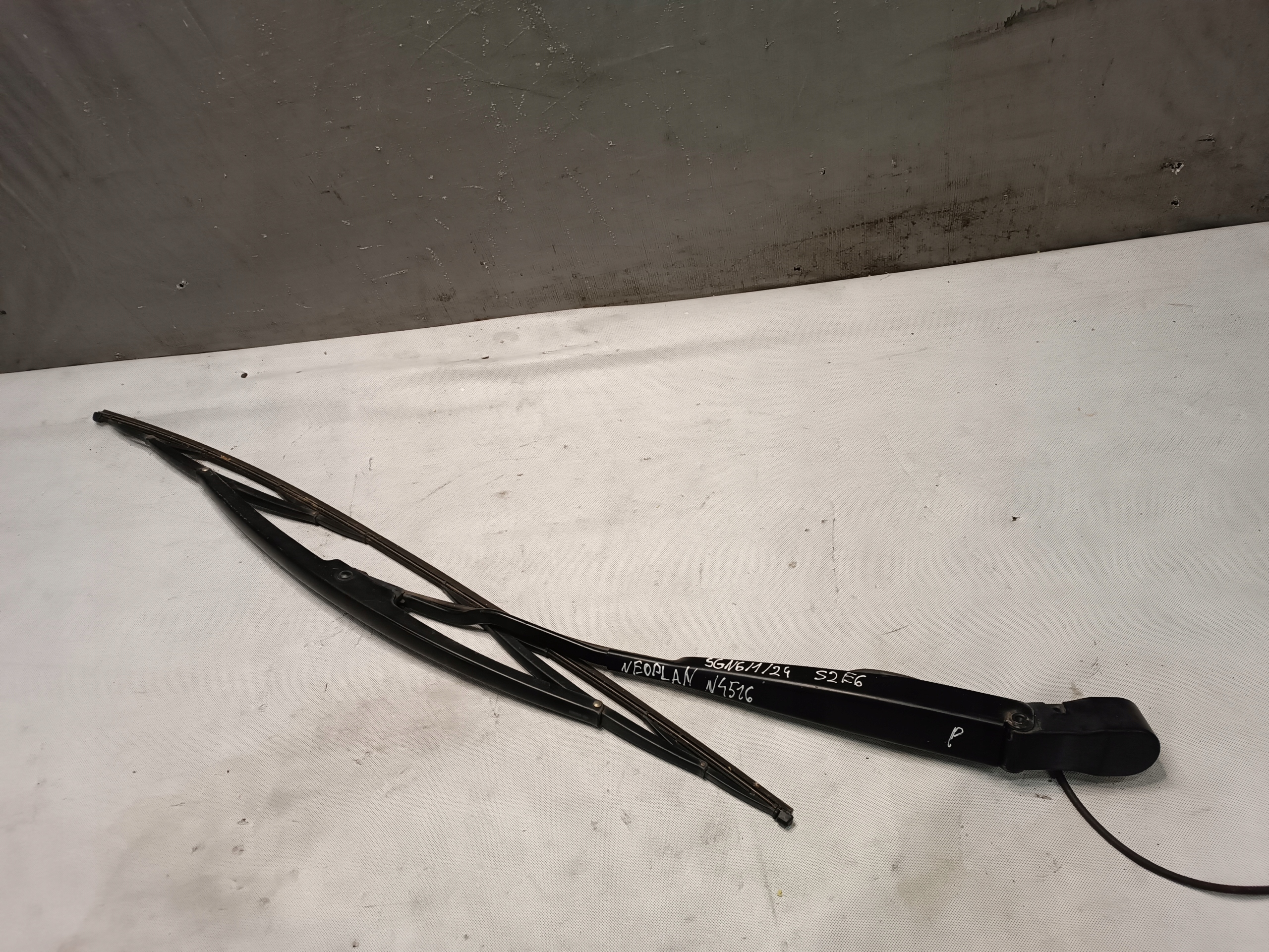 Bras essuie glace NEOPLAN N4516