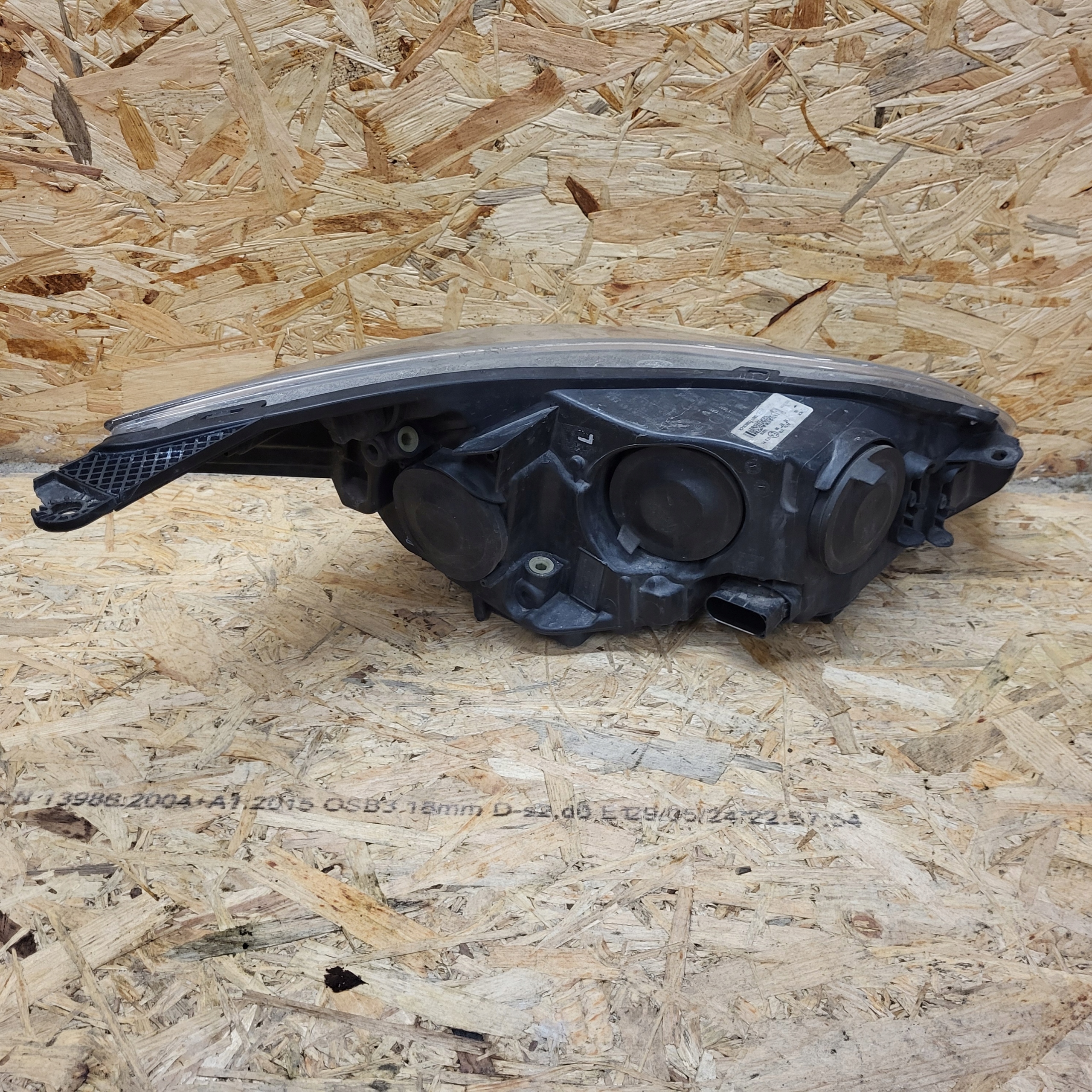 FORD FOCUS MK3 11-15R KOMBI HB light left left front