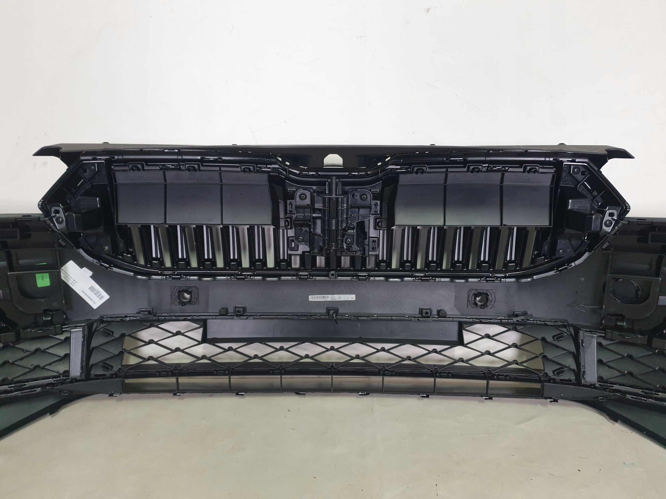 SKODA SUPERB IV 3P0 23-> bumper front front 4 x PDC cover 3P0807221