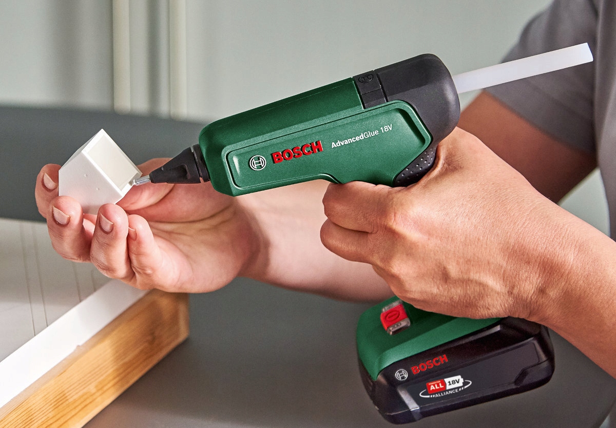 Pistolet do kleju BOSCH AdvancedGlue 18V Średnica wkładu (mm) 11