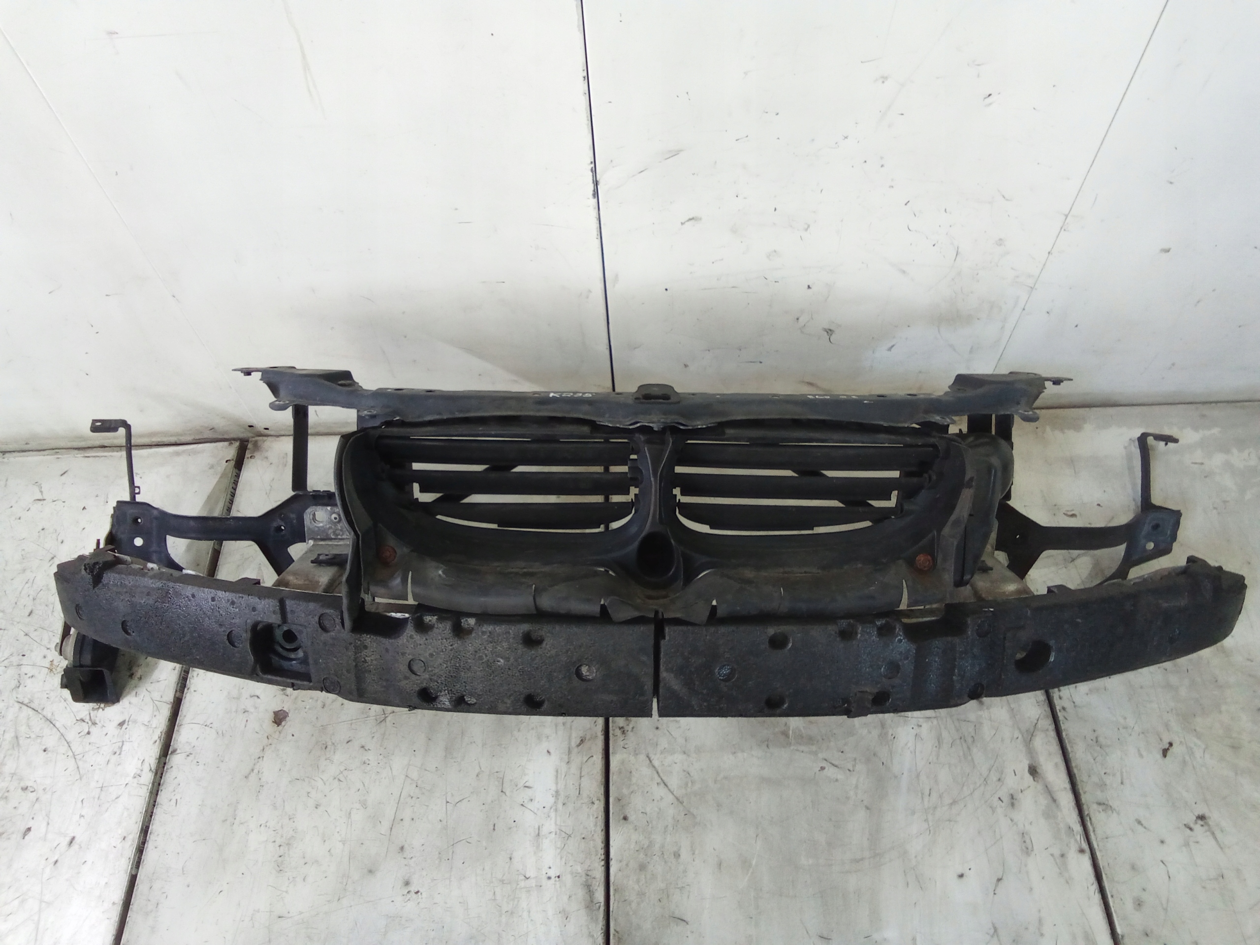 K235 PAS PRZEDNI BMW E60 525i 2.5B M54B25