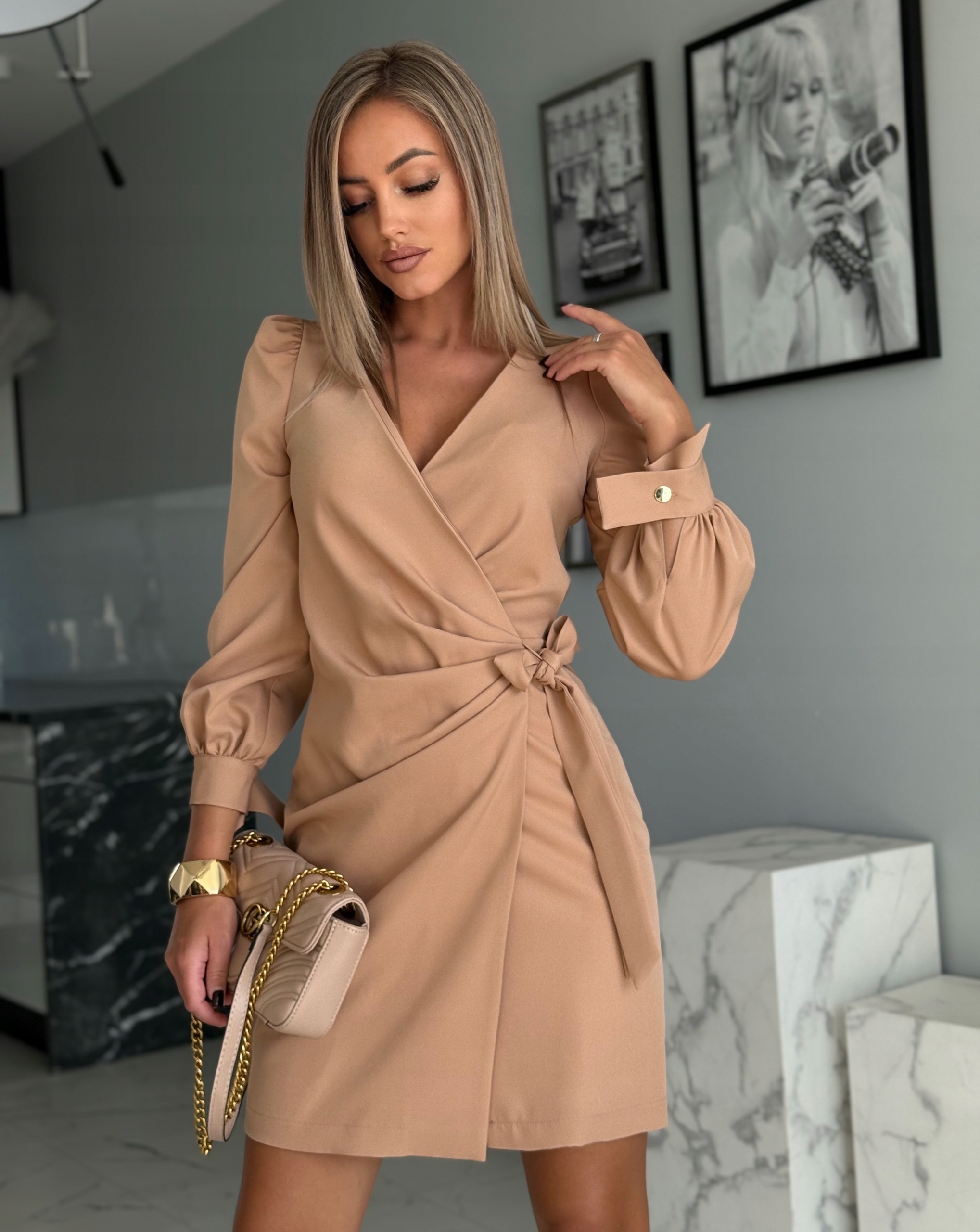 Šaty Zeštíhlující, převázaná na přijímání Karamel L