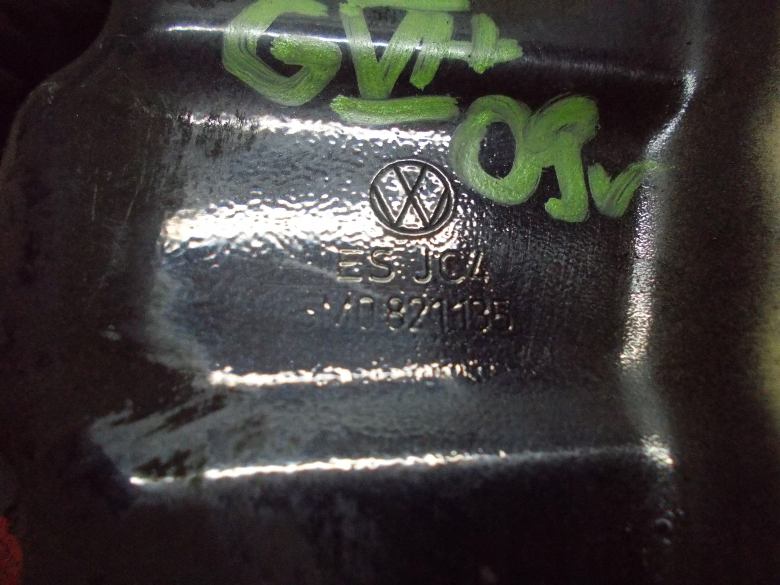VW GOLF VI Positif 1.6 TDI 09R Console Support plaque Aile Gauche Avant