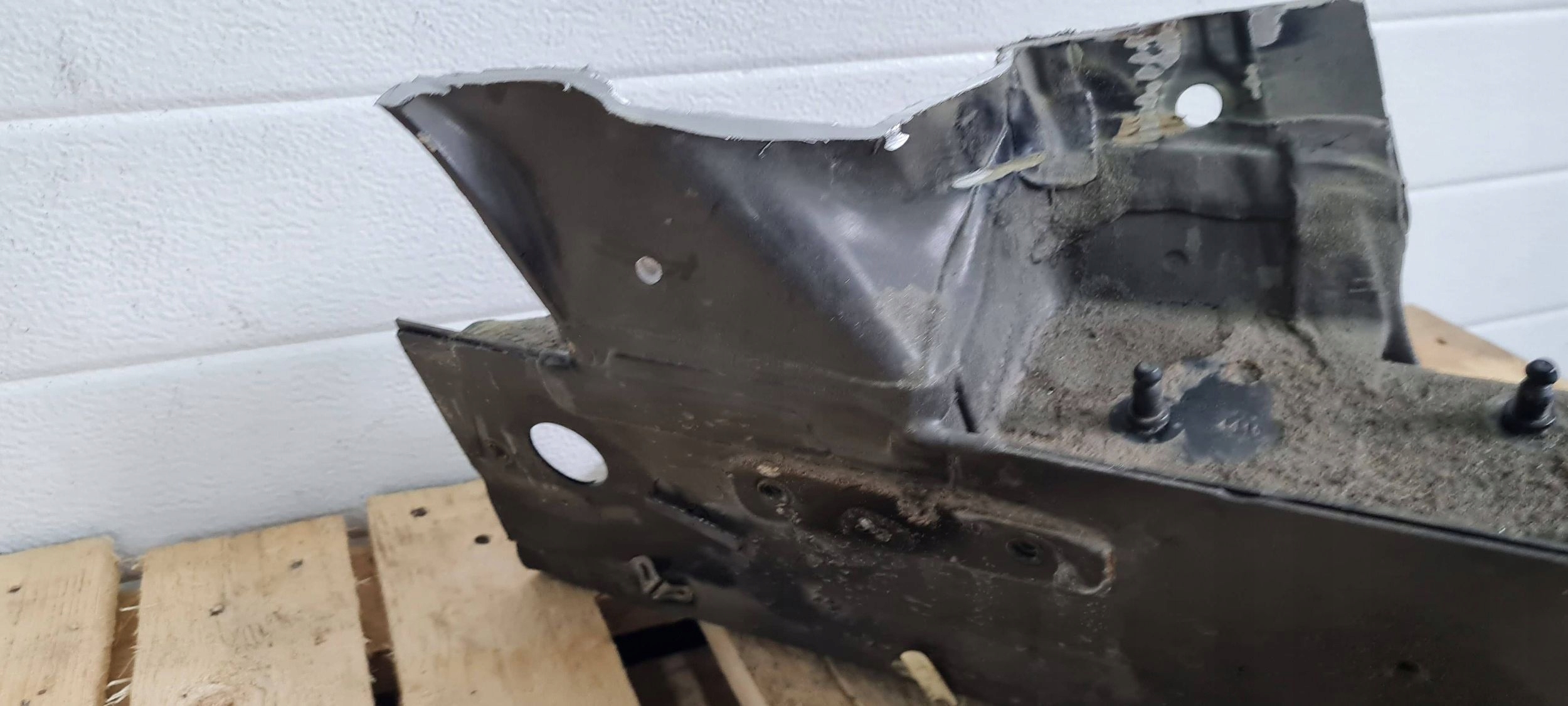 A4 B9 8W S4 quarter left left front front LY9B A5 8W S5