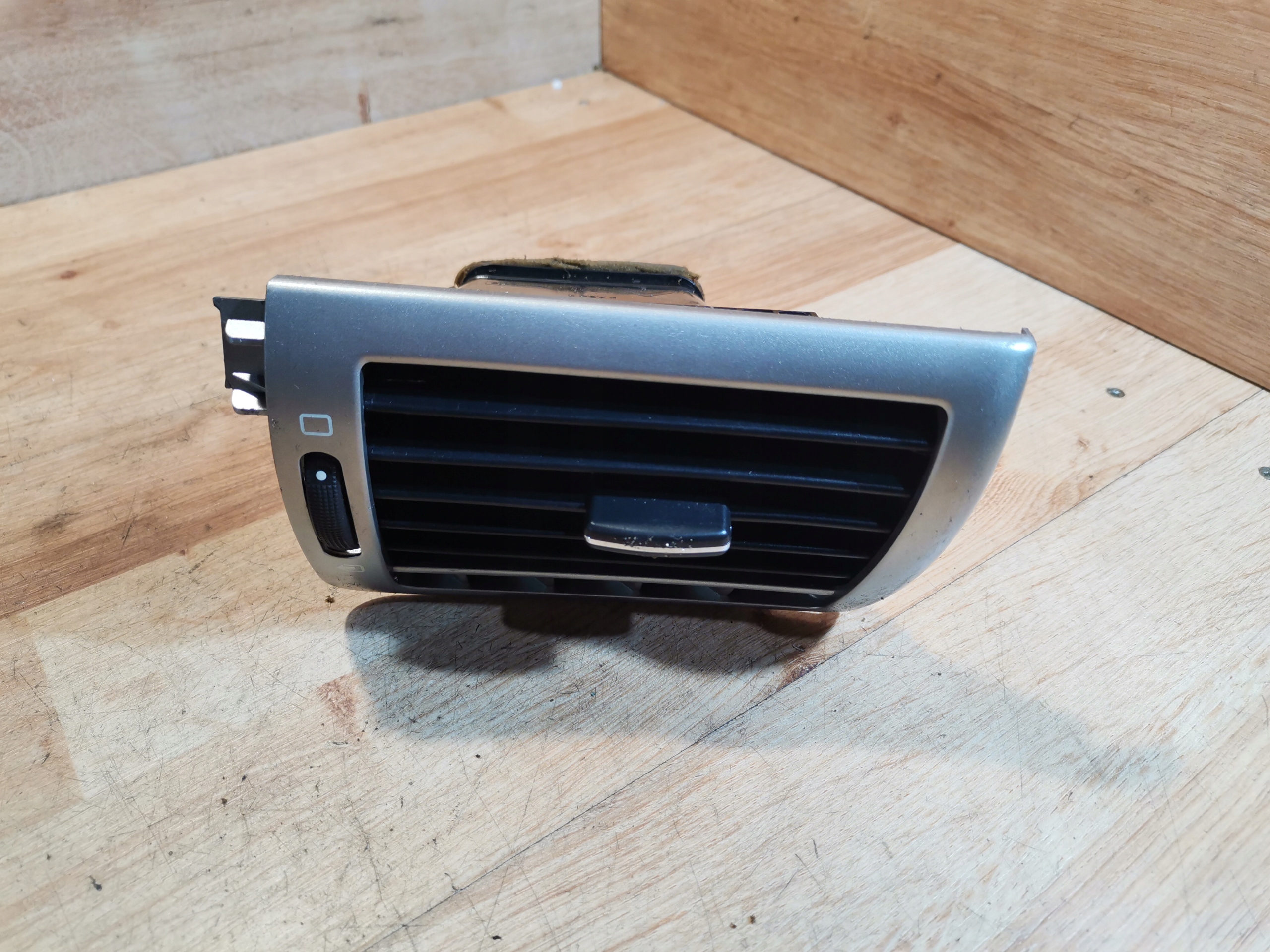 grid air conditioning devices left PEUGEOT 407 9644589577