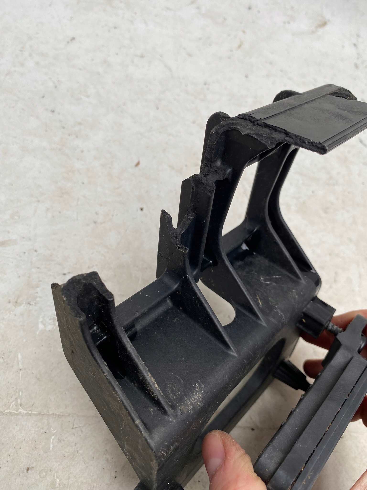 KIA EV6 RADAR SENSOR DISTRONIC Halter RADARU 99110-CV000