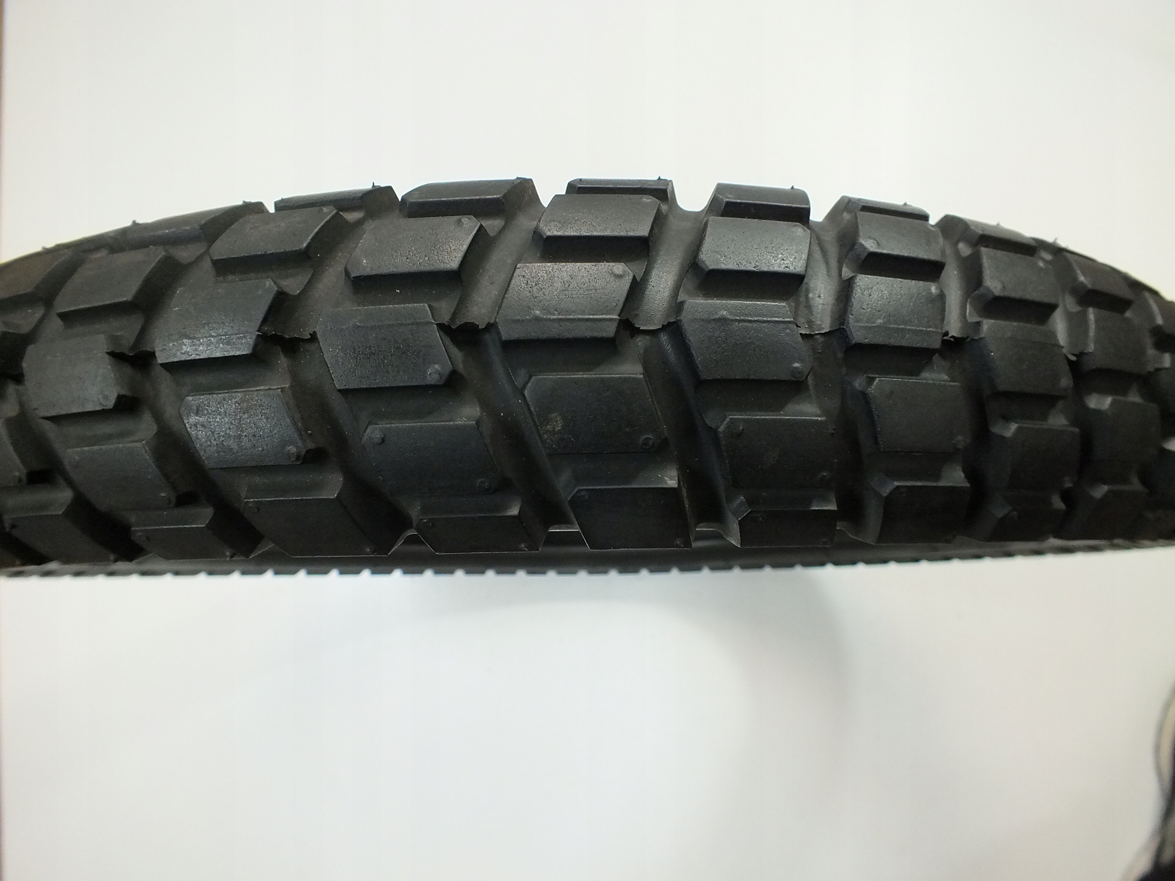 OPONA BRIDGESTONE TRAIL WING 2,75-21 DOT 0905