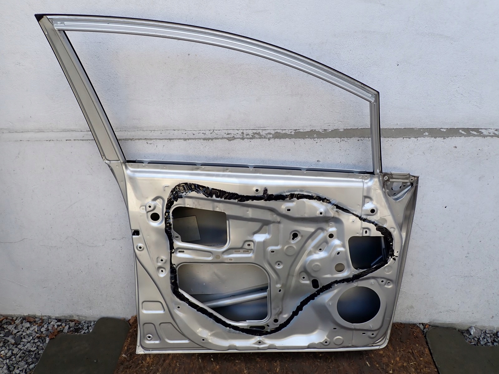 door left front left front TOYOTA VERSO R2 2009-2018R 670020F020