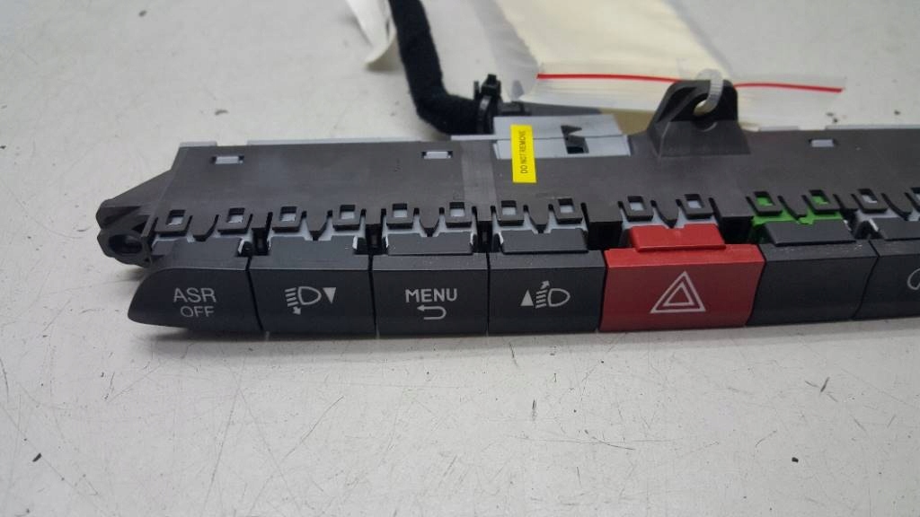 PRZEŁĄCZNIK PANEL AWARYJNYCH DOBLO II 07356185320 Producent części Fiat OE