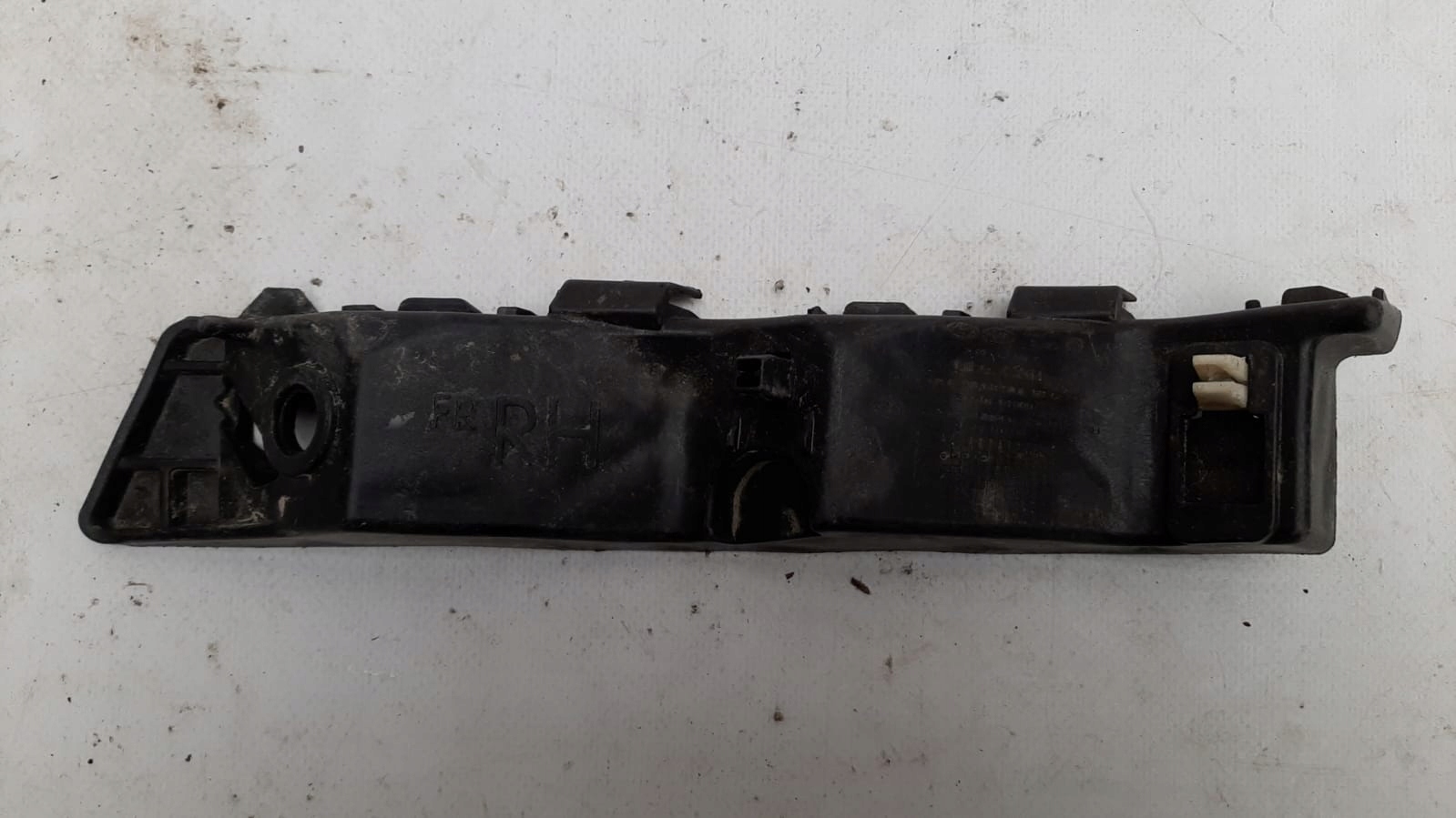 KIA SPORTAGE IV 16- bumper bracket right front
