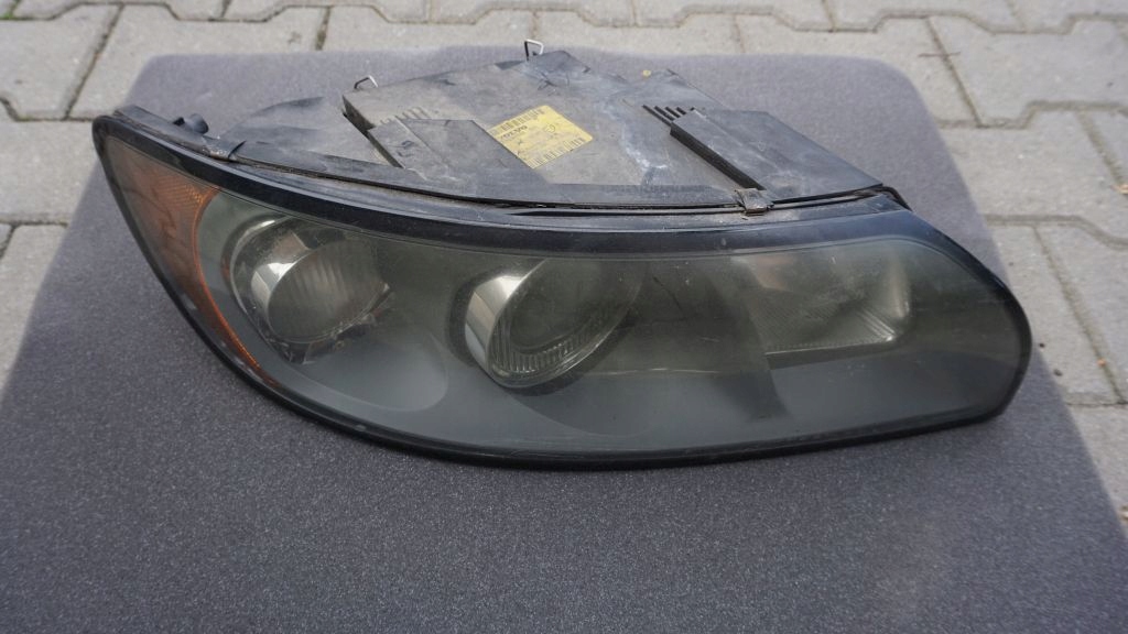 VOLVO S40 V50 - light right front