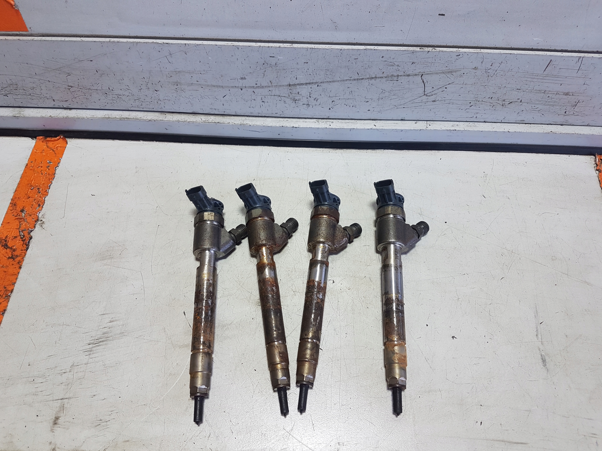 FORD FOCUS MK4 WTRYSKIWACZE 0445110955 1.5 TDCI