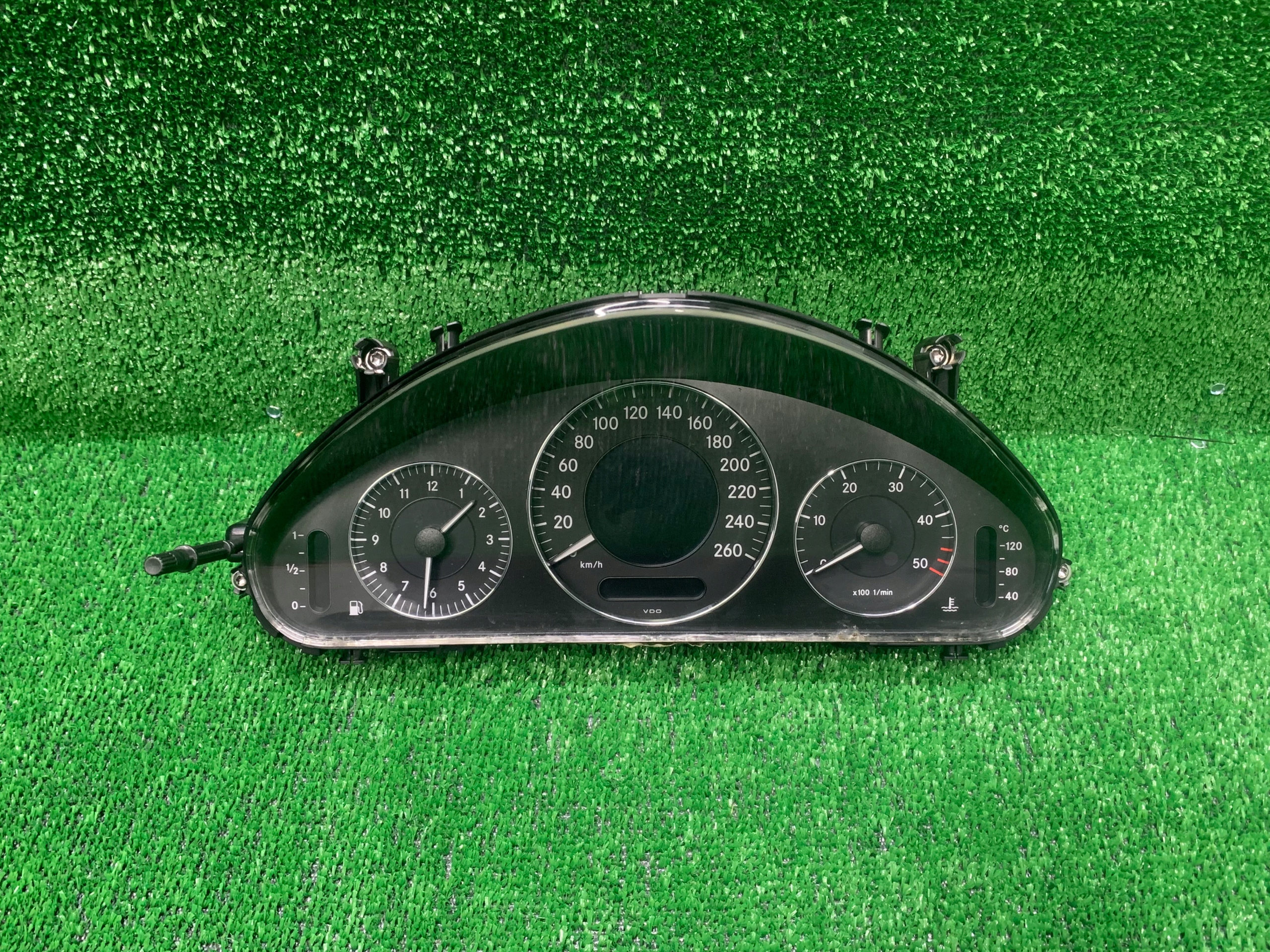 MERCEDES E KLASA 211 LICZNIK ZEGAR A2115406148
