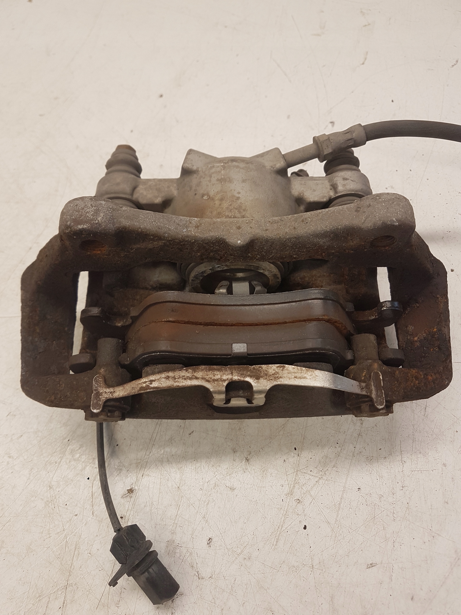 caliper brake left front AUDI A4 B8 A5 8K0105K
