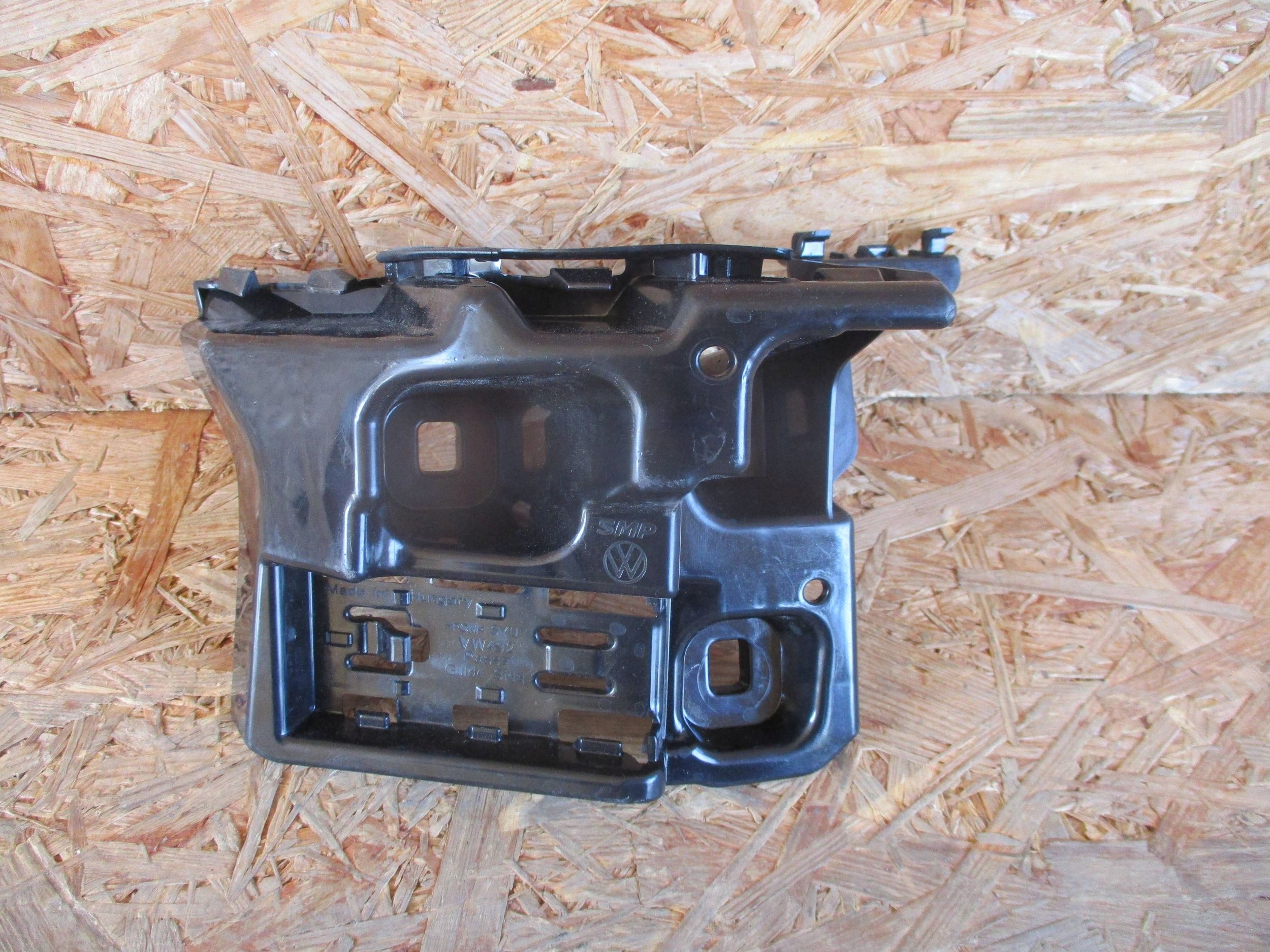 bumper bracket rear part rear left VW PASSAT B9