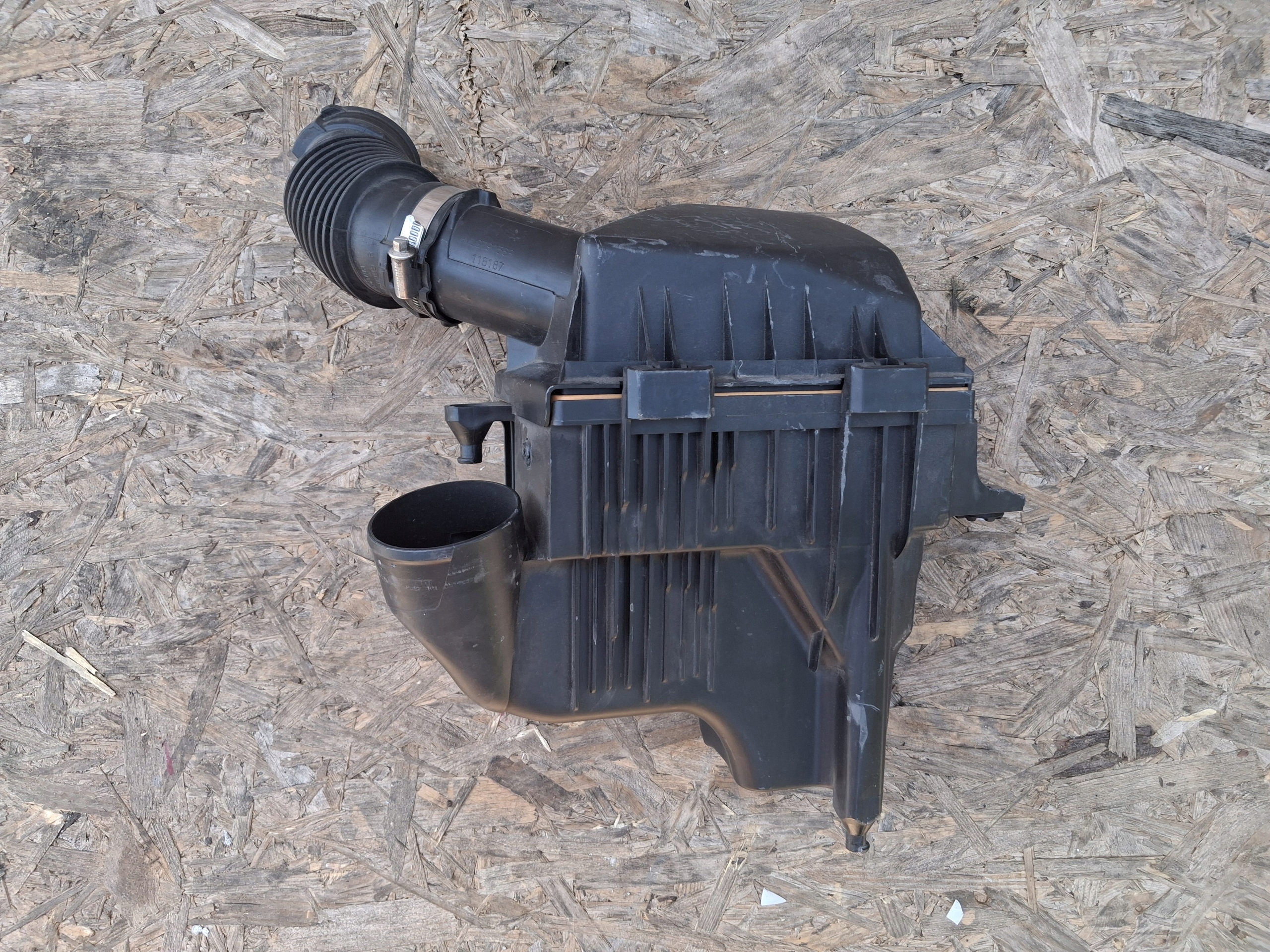 Gehäuse filter luft RENAULT CLIO V CAPTUR II 1.0TCE 165003342R