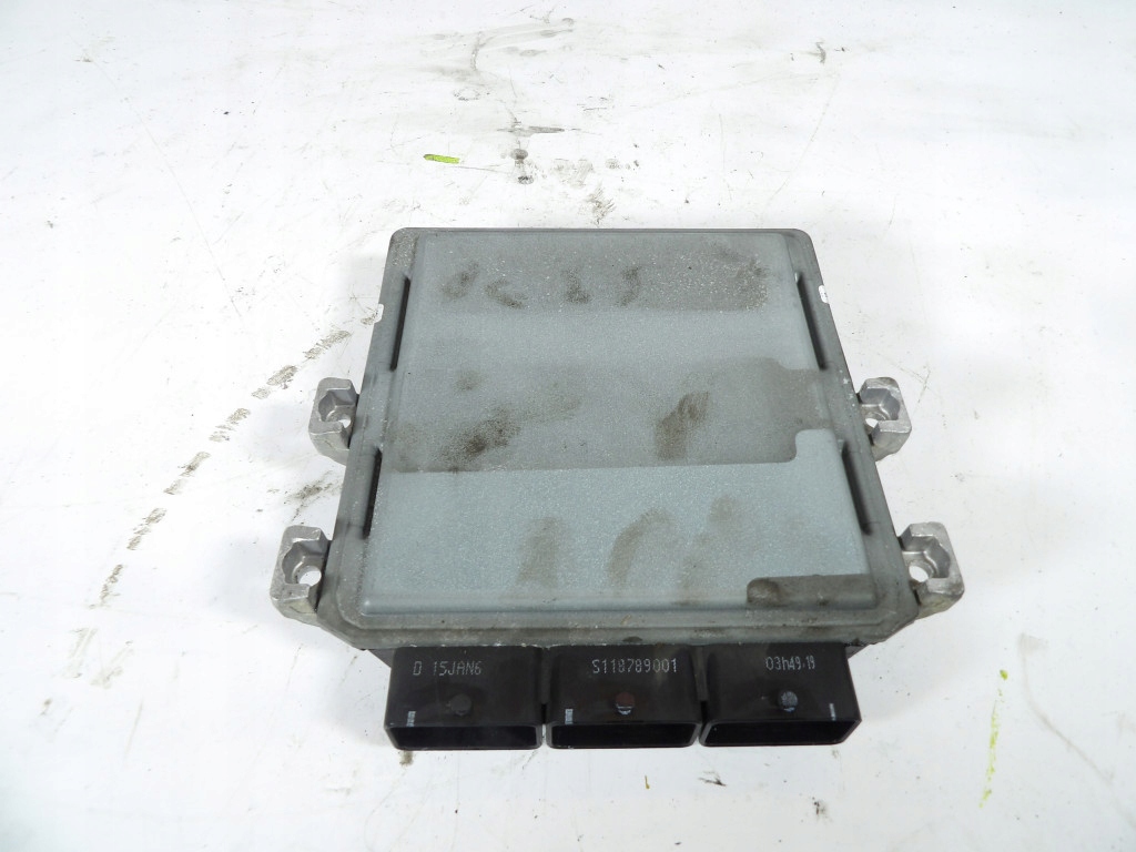CITROEN C6 2.7D AUTOMAT control unit of the engine 5WS40379A-T
