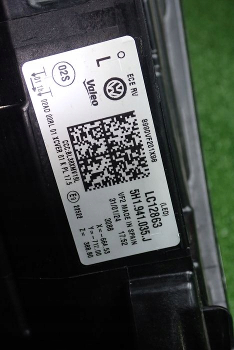 VW GOLF VIII IQ FULL LED reflektor left light left