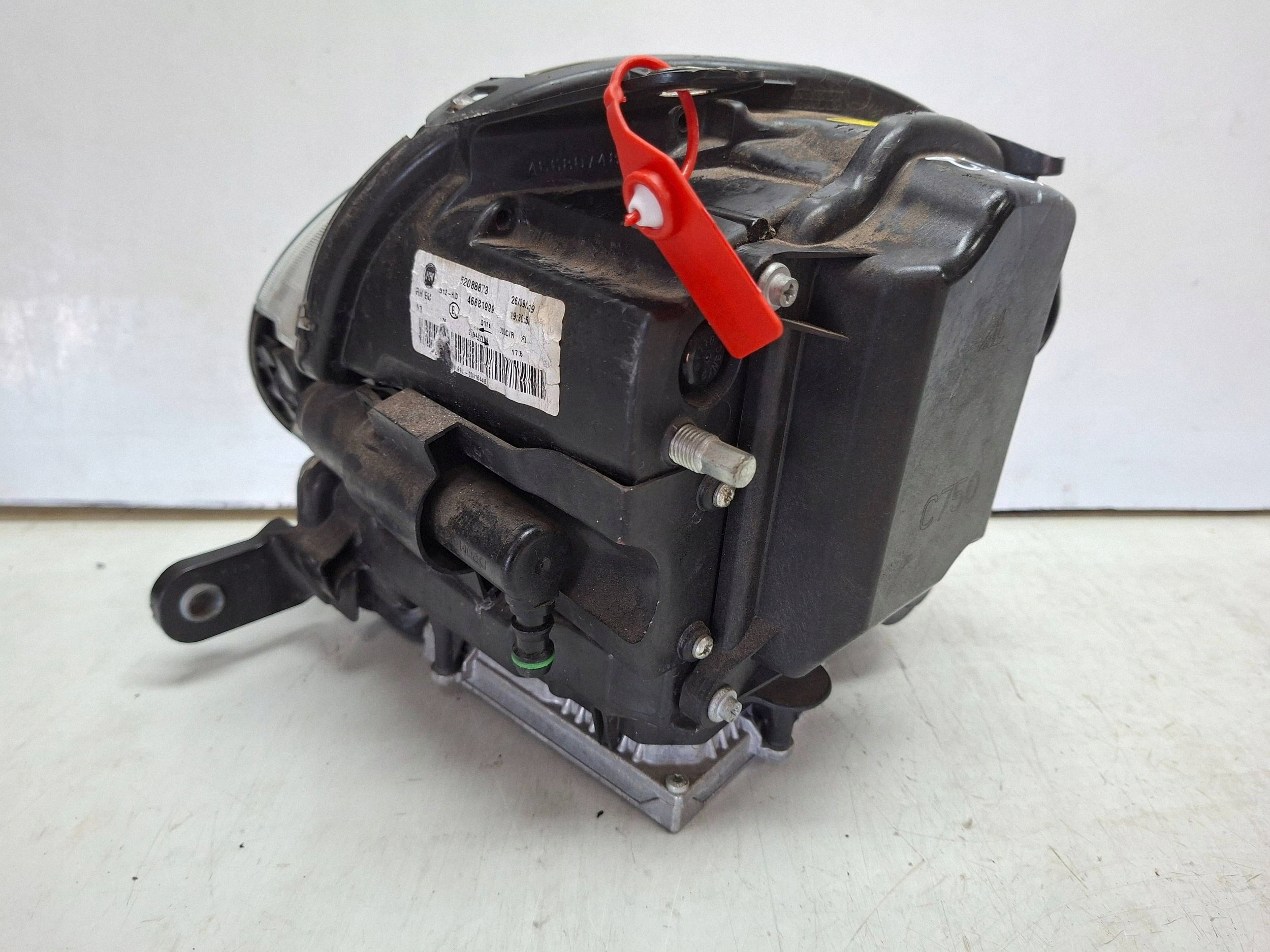 light XENON front right 52088873 FIAT 500 LIFT 2015