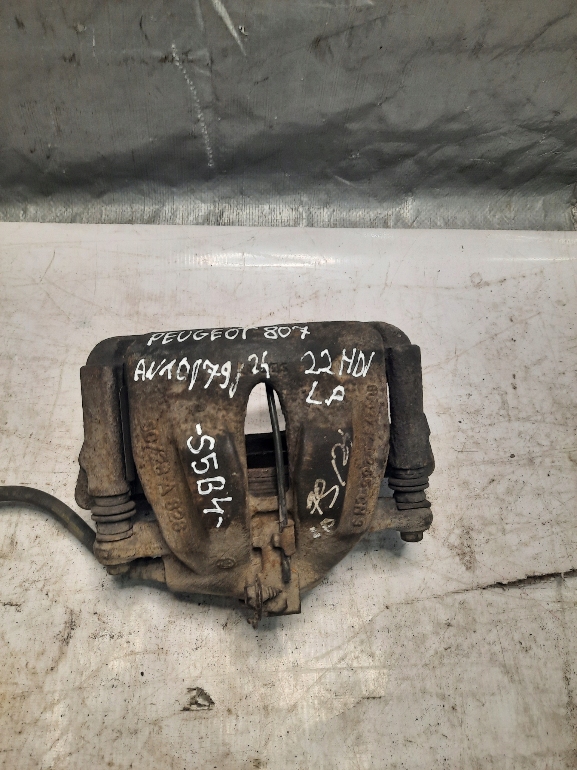 Peugeot 807 citroen c8 2.2 hdi caliper front left