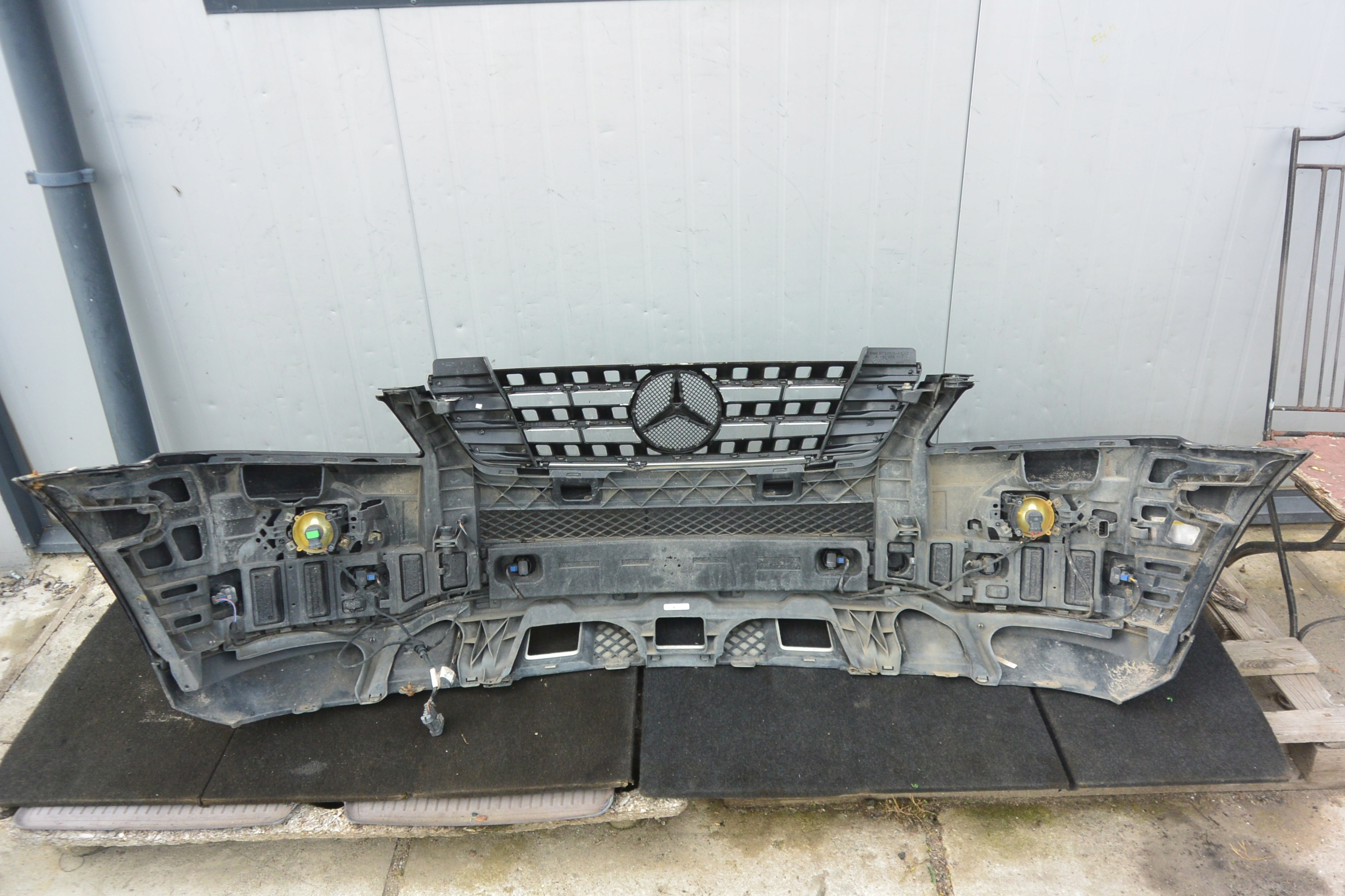 MERCEDES ML W164 bumper grill front 05-09 197 KPL PDC H7