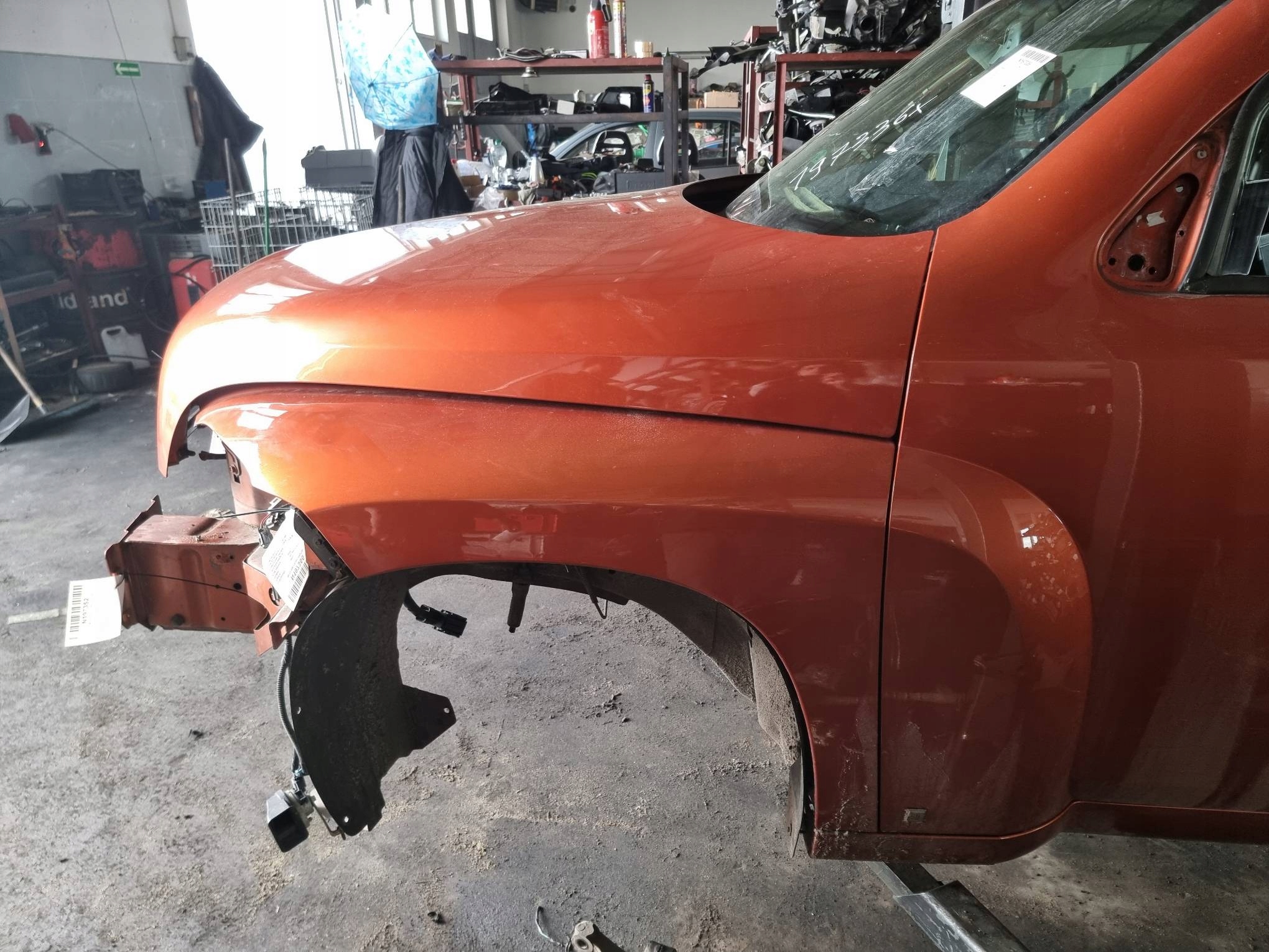 quarter left front 56U - SUNBURST ORANGE CHEVROLET HHR
