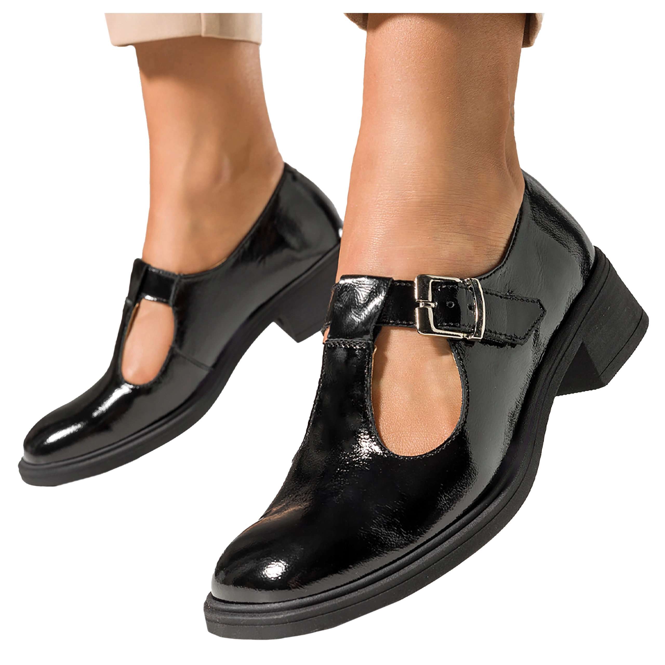 Černé kožené lakované polobotky s výřezy, Polský Výrobek, velikost 39