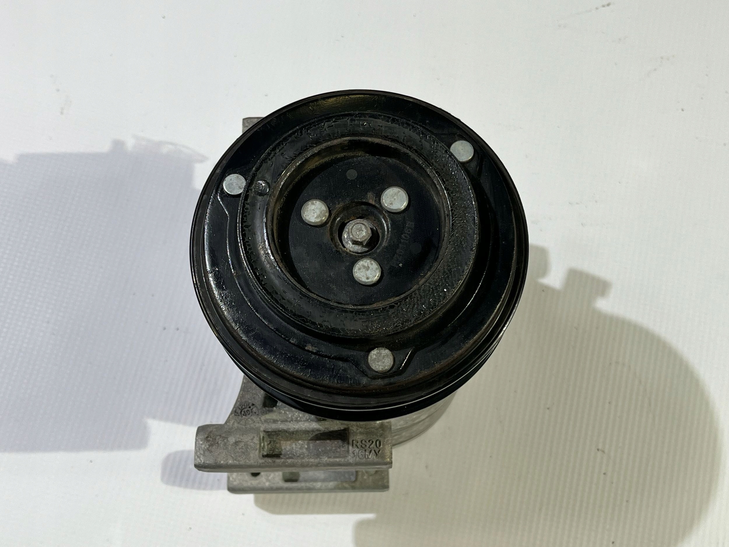 compressor compressor; of the air conditioning Dodge Durango 3.6 v6 2016