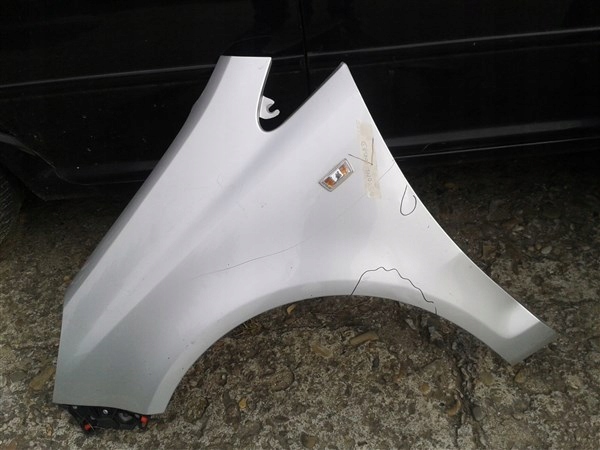 BLOTNIK LEWY PRZEDNI PRZOD OPEL CORSA D
