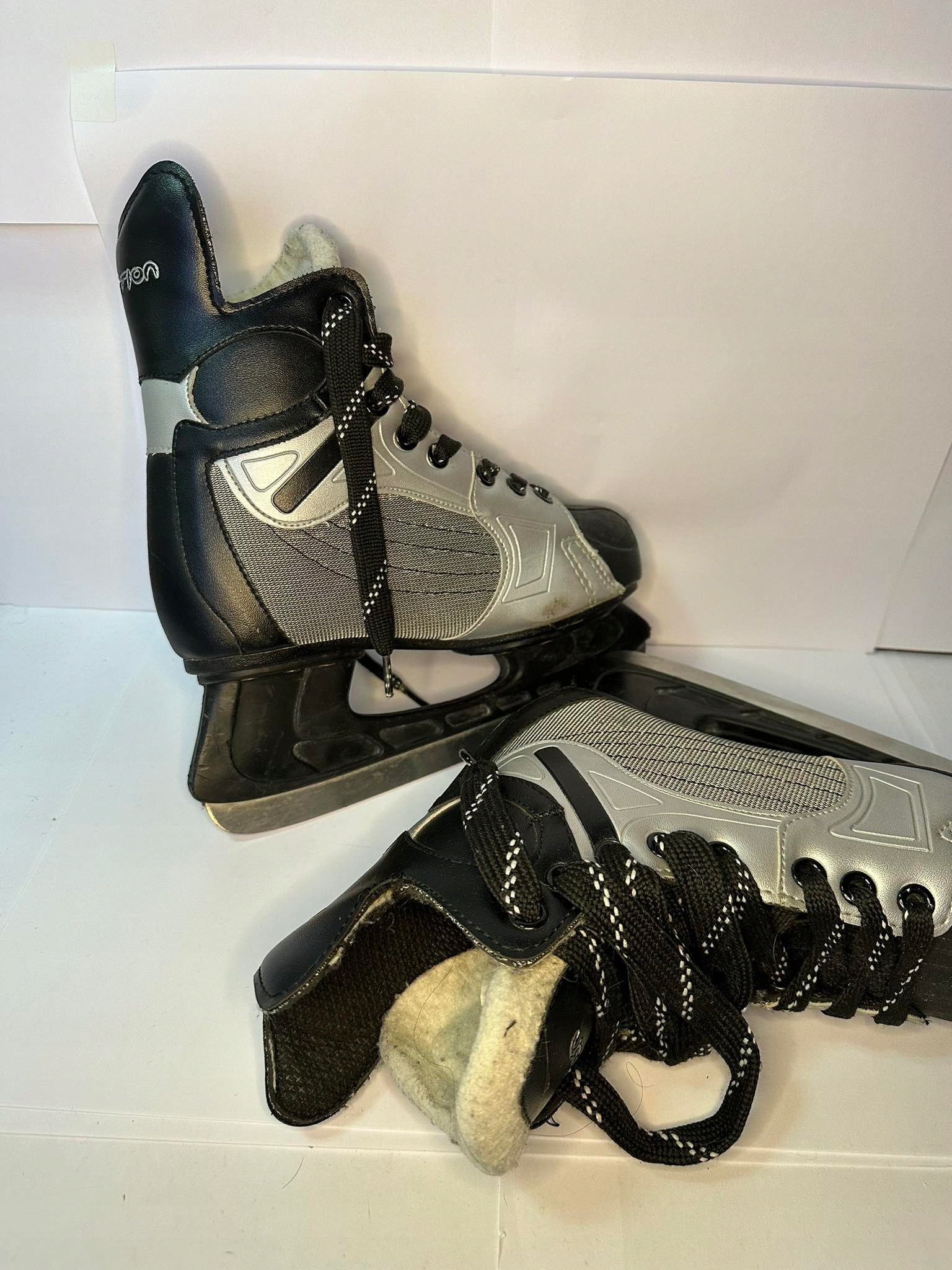 ŁYŻWY ACTION ROZMIAR 37 EAN (GTIN) 6901023376827