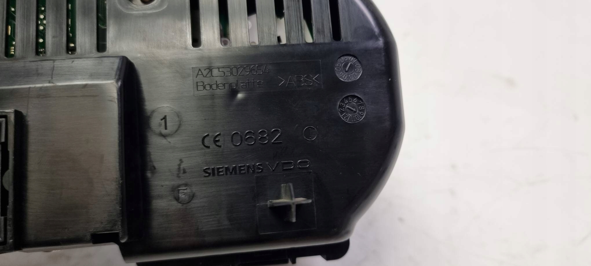dials clock 5P0920822D SEAT TOLEDO III