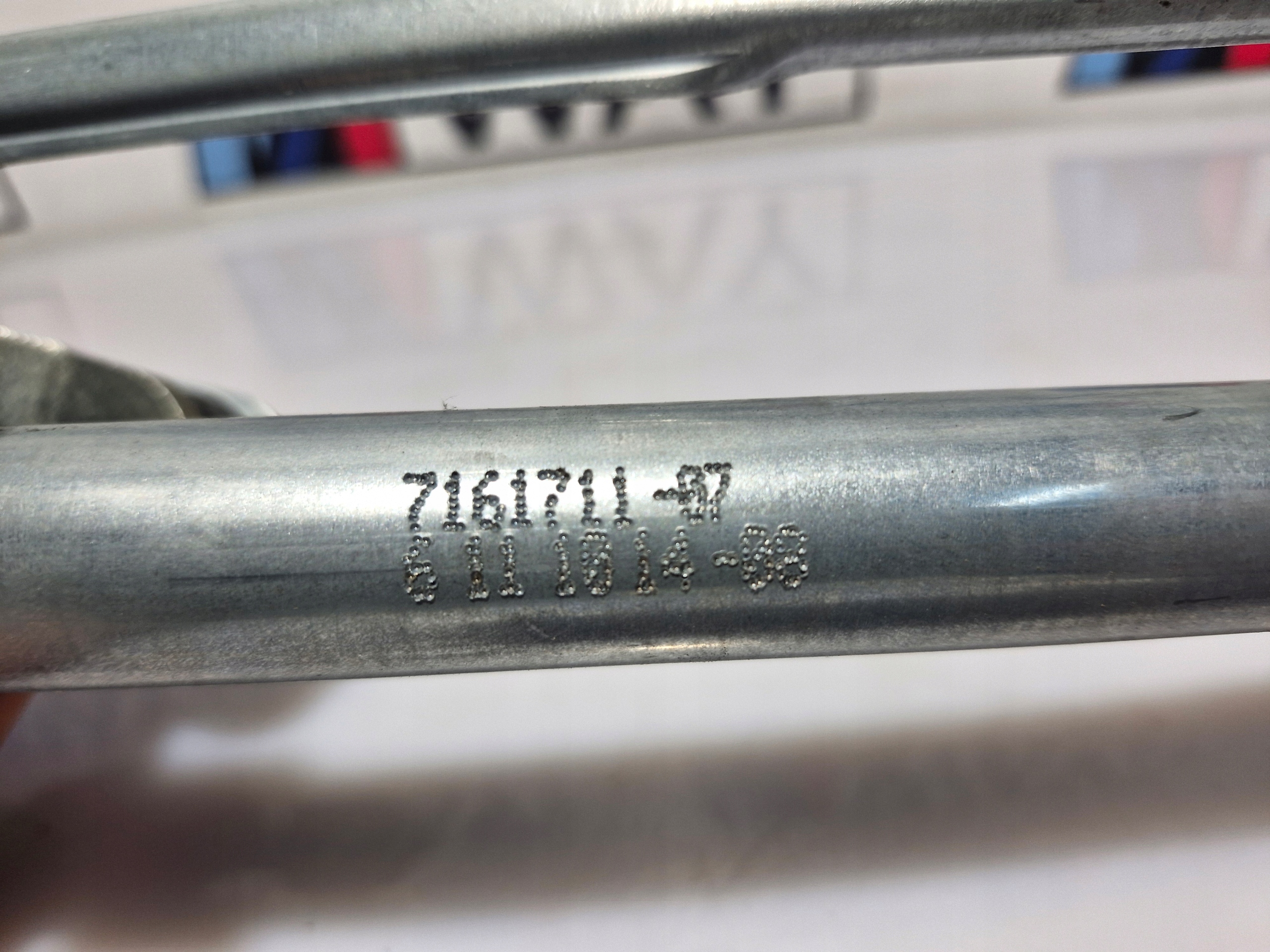 BMW E90 E91 E92 E93 wiper mechanism front EUROPA 7161711 6111014