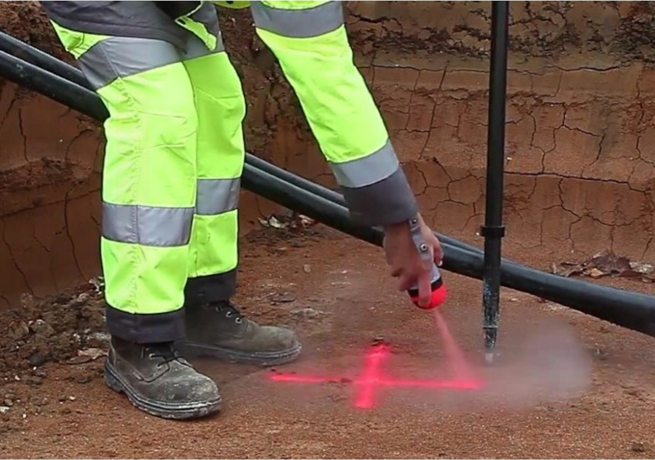 SOPPEC FLUO TP SPRAY FARBA GEODEZYJNA CZERWONA Kod producenta SP-141213