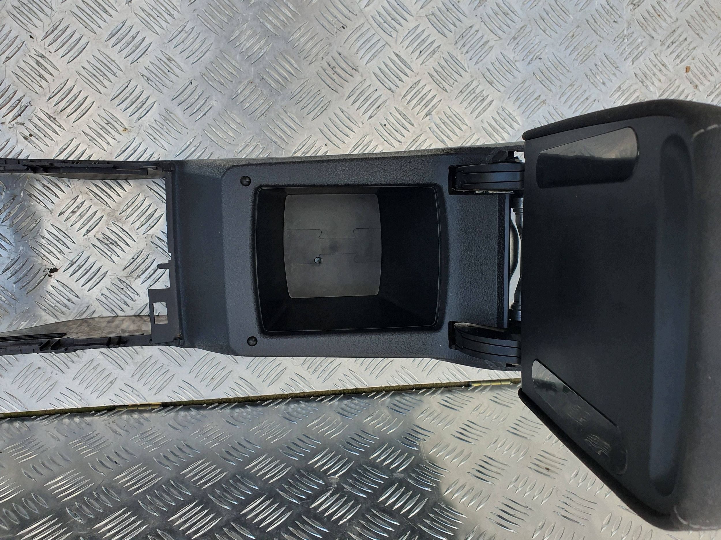 TUNEL central armrest 5G0864251D VW GOLF VII