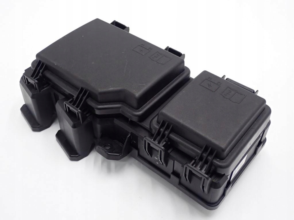 PUSZKA SKRZYNKA BEZPIECZNIKÓW JAGUAR E-PACE 21R Wersja Europejska