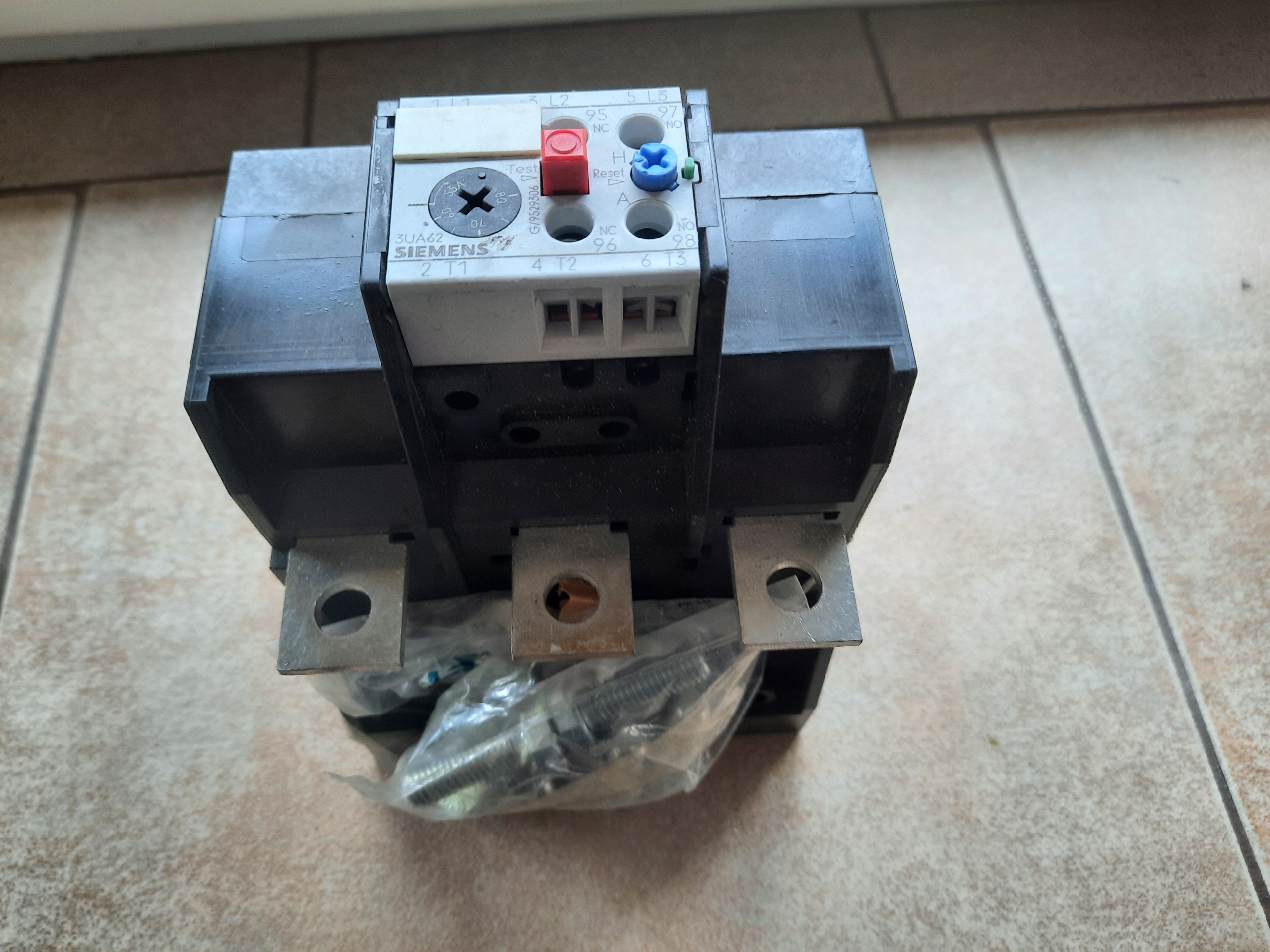 Przekaźnk Siemens 3UA62 00-2H 55-80A