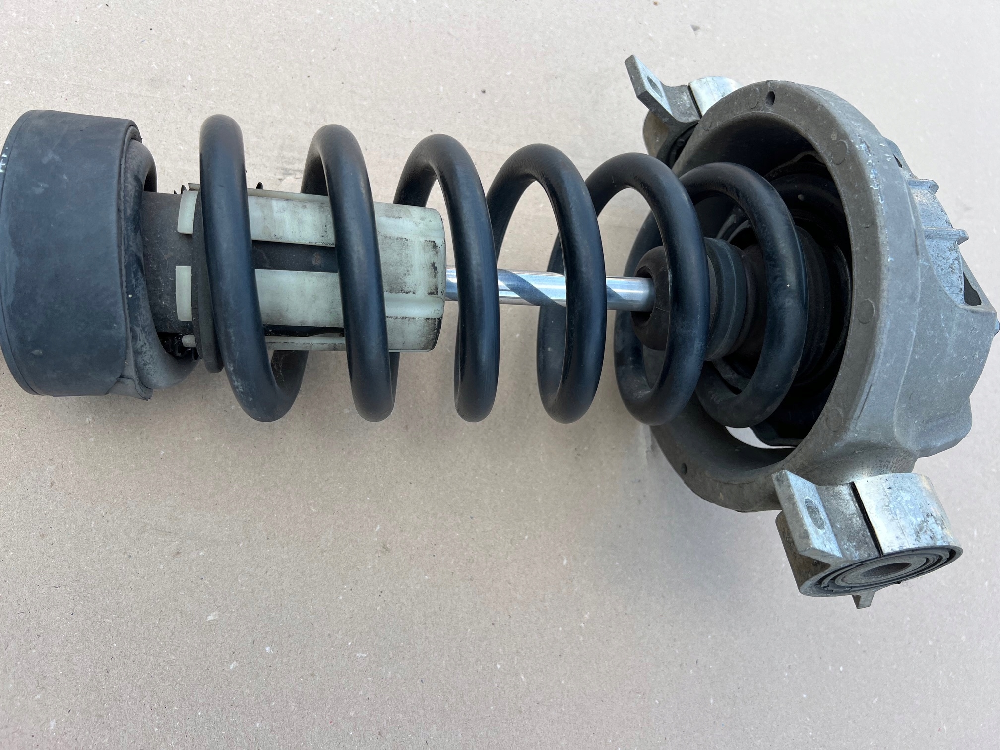 AUDI Q7 4L shock absorber rear part left right rear 7L8512021BF