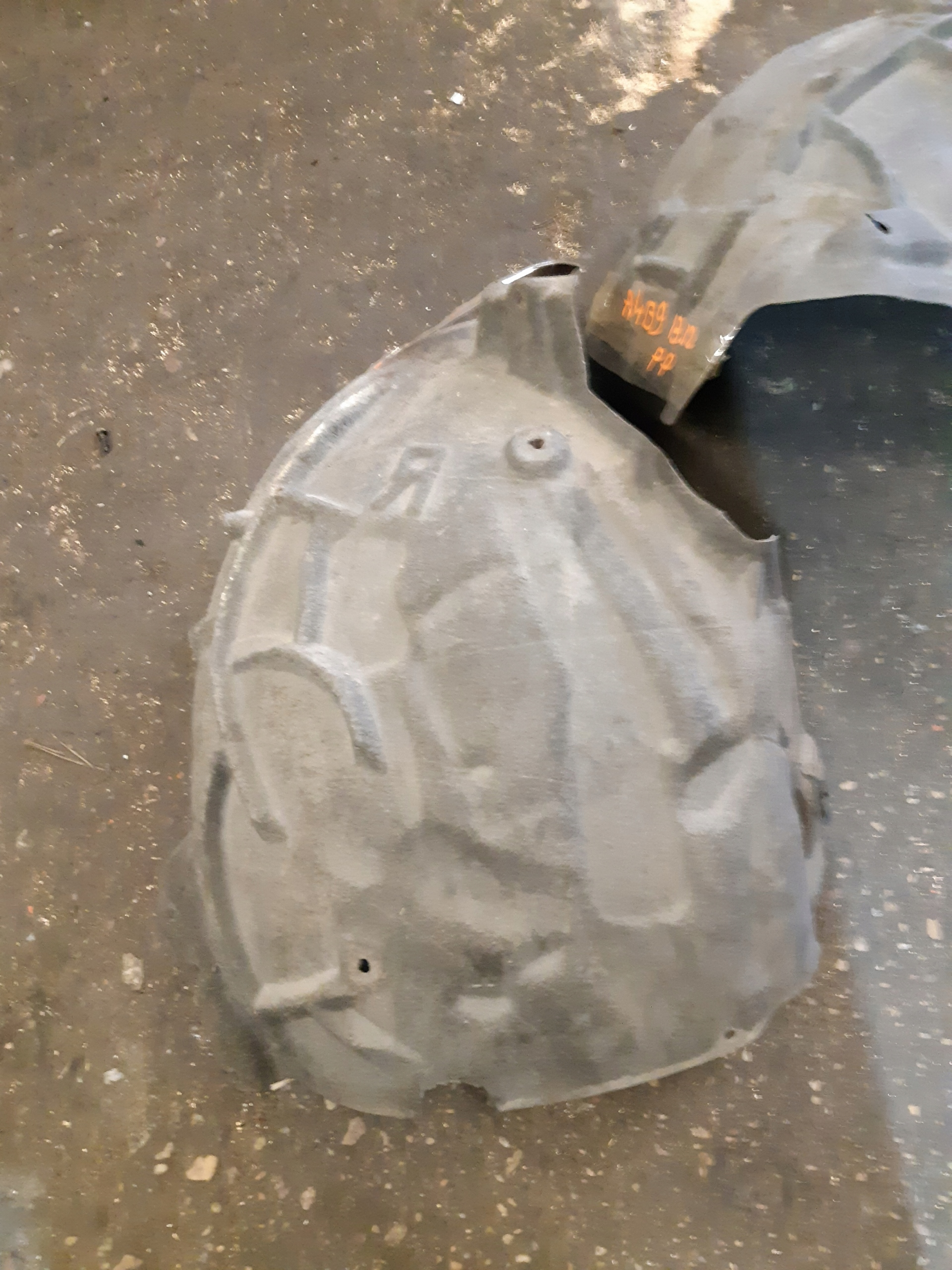 AUDI A4 B9 mudguard side wheels right front right front
