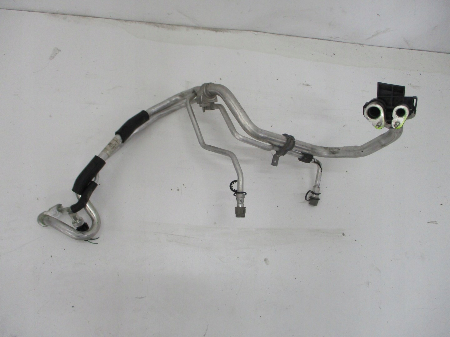 WAZ PRZEWOD KLIMATYZACJI EVOQUE HJ32 19A834 AA