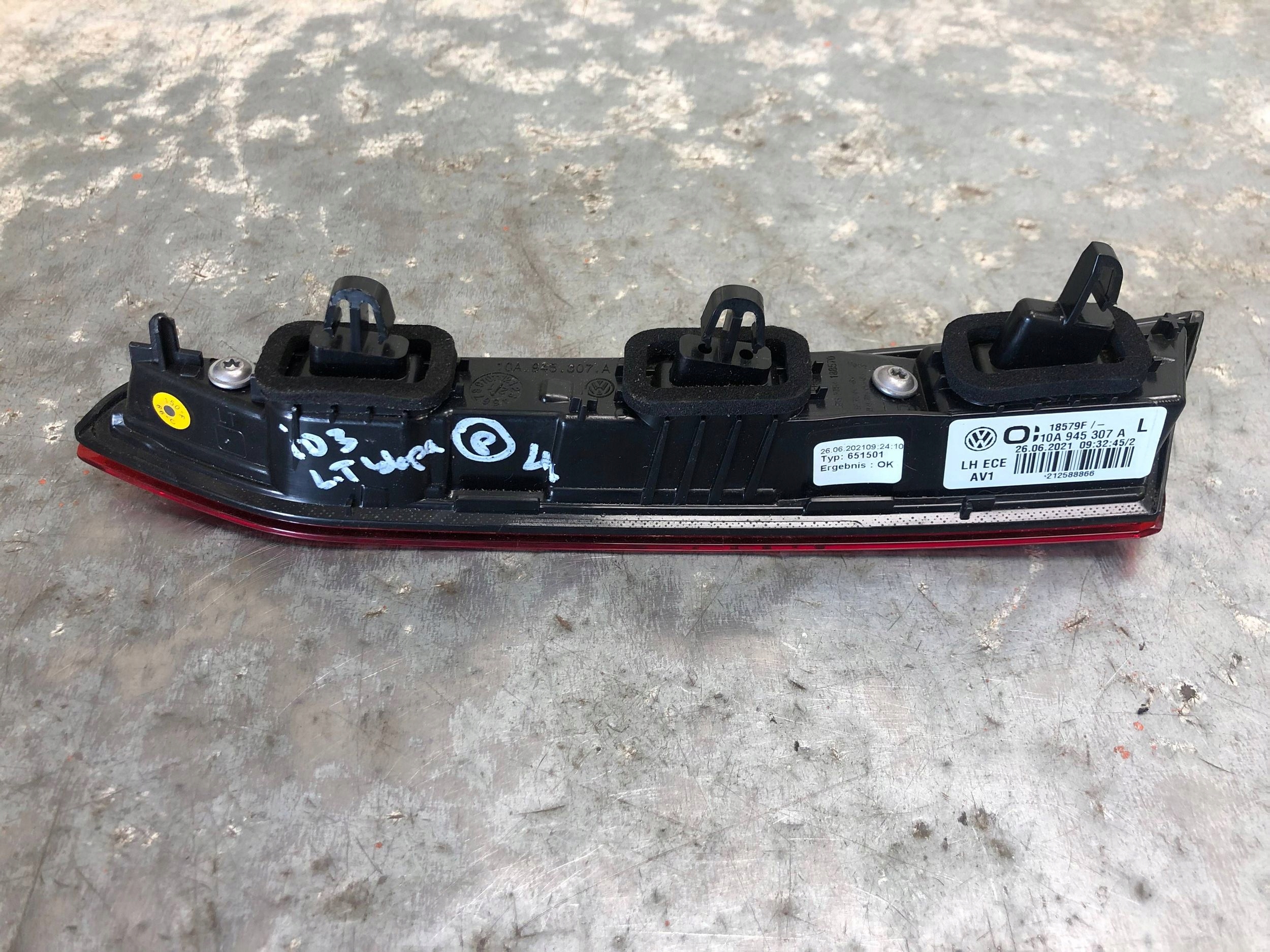 light left rear part to the bonnet VW ID3 ID.3 10A945307A